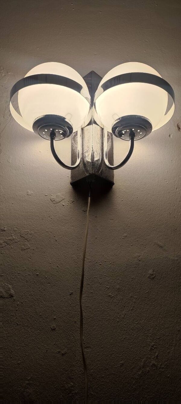 Applique métallique. Espagne, années 1970.