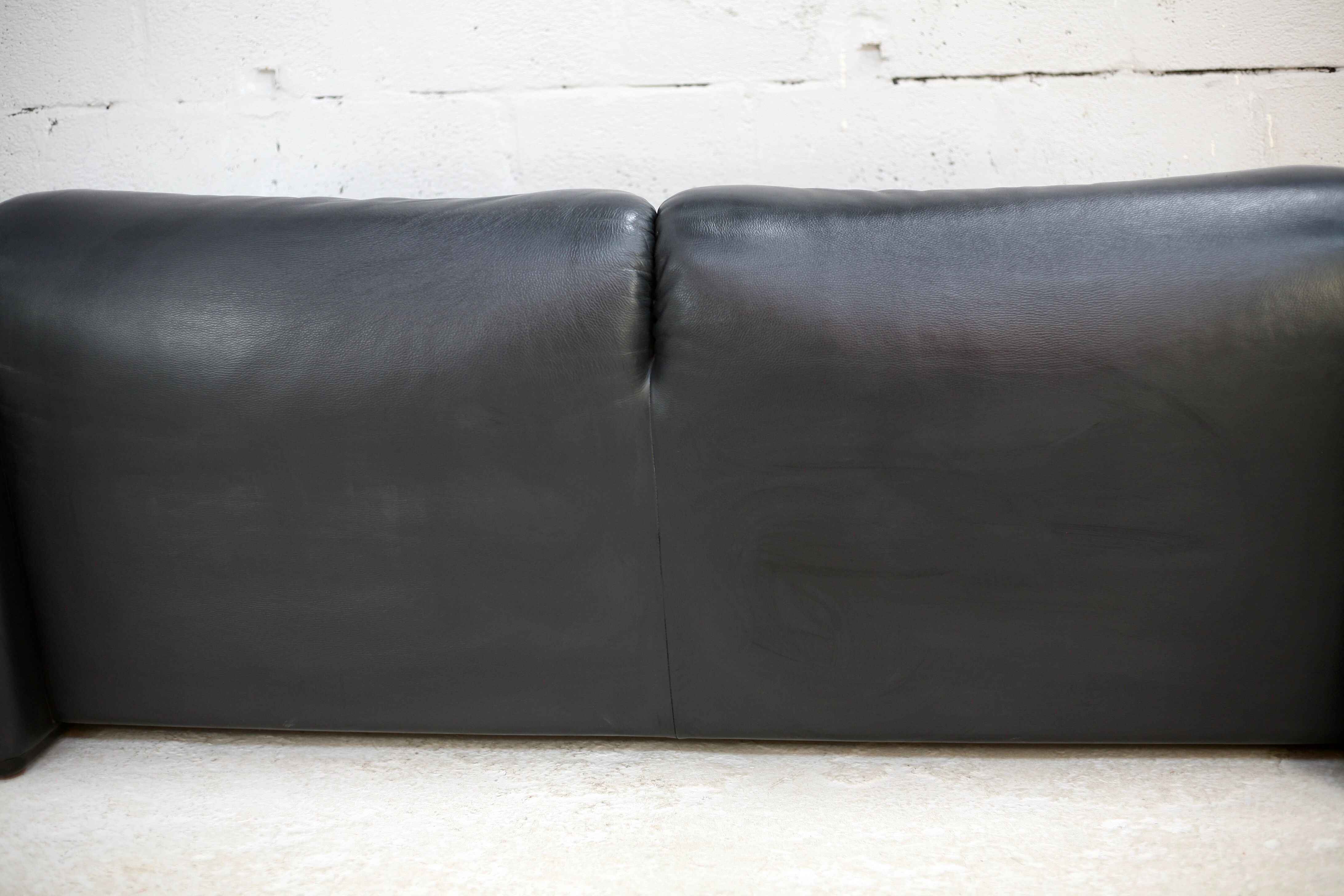 Sofa by Vico Magistretti, Cassina, Maralunga model. Italy, circa 1975. Navy blue leather