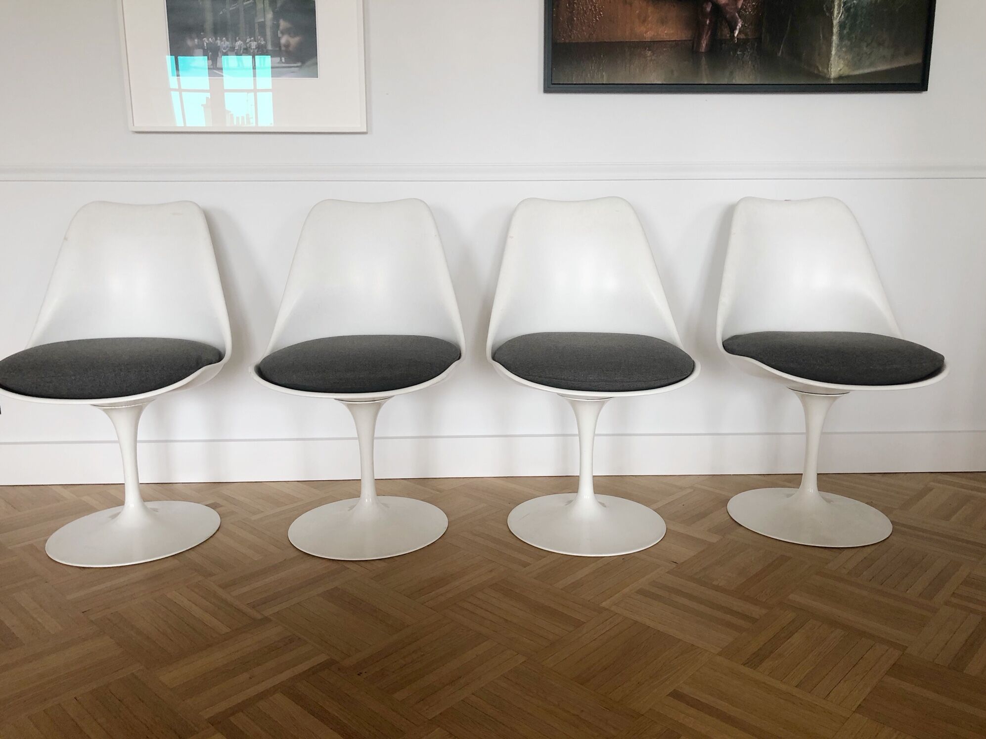 Series of 4 chairs model "Tulip" by Eero Saarinen for Knoll Edition