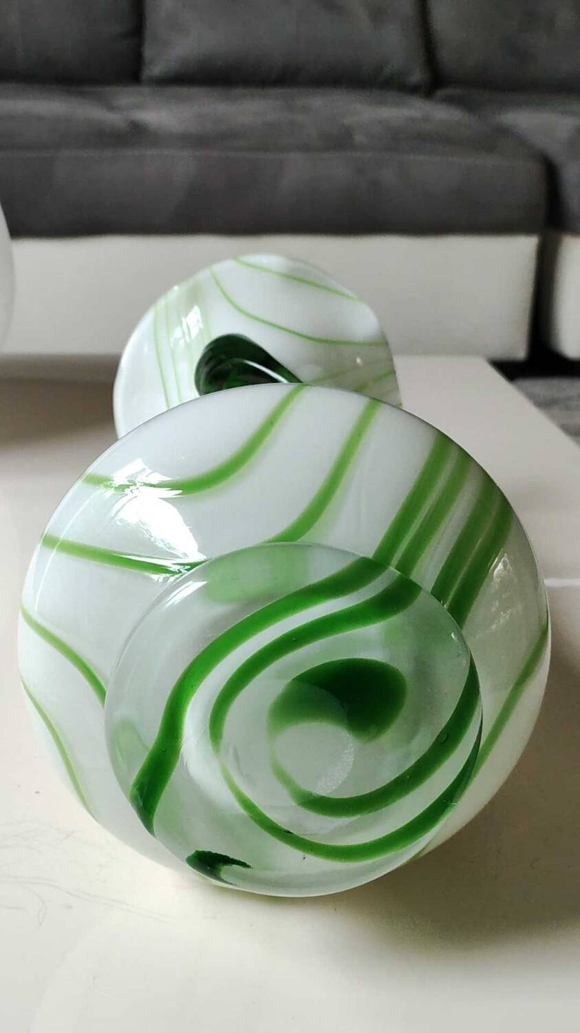 Large Venetian Vase in blown Art glass/Murano. Embossed amber-colored floral pattern. High 35 cm