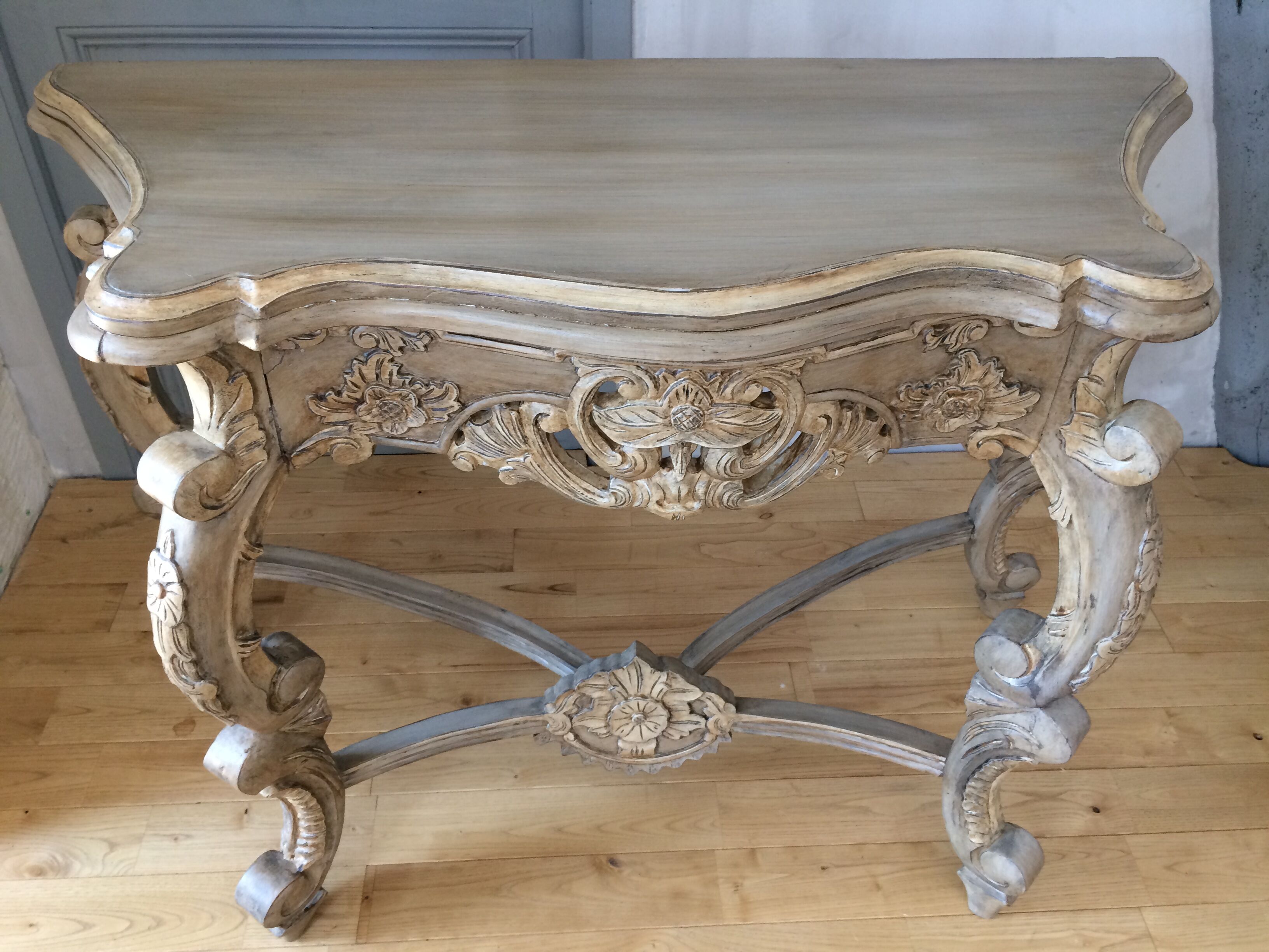 Louis XV-style console