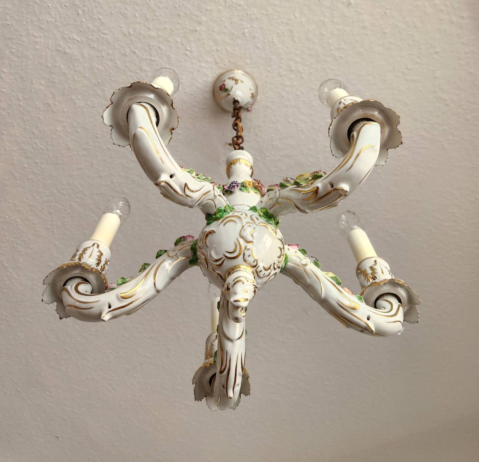 Handgeformt vergoldet vintage Porzellan Kronleuchter Capodimonte 1960er