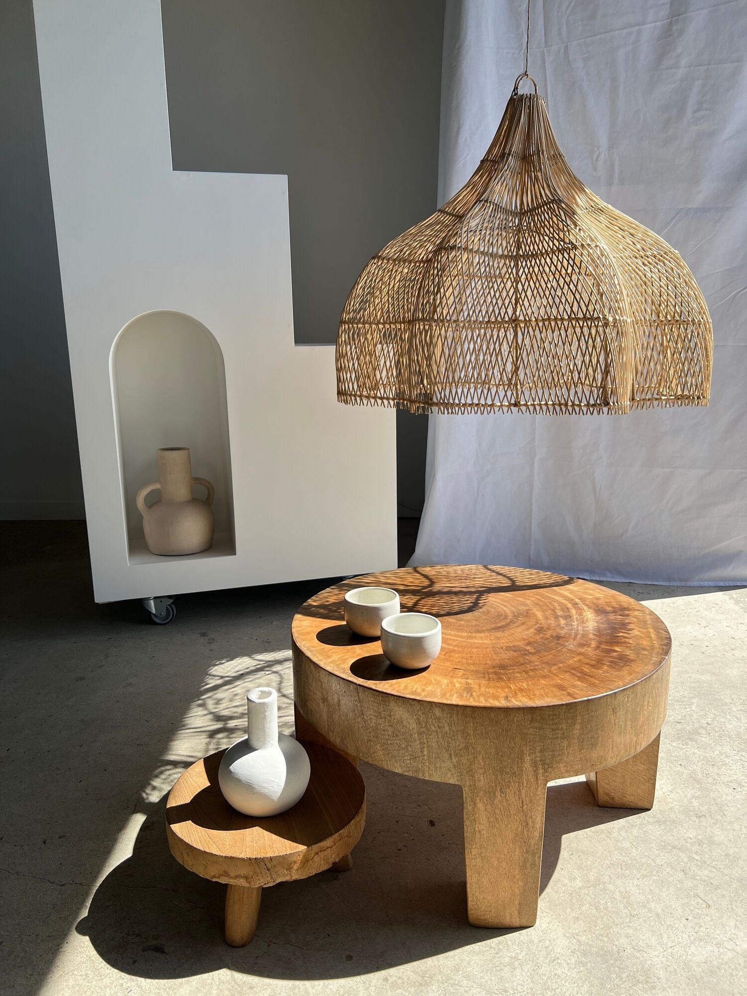 Rattan pendant lamp in the shape of a flower