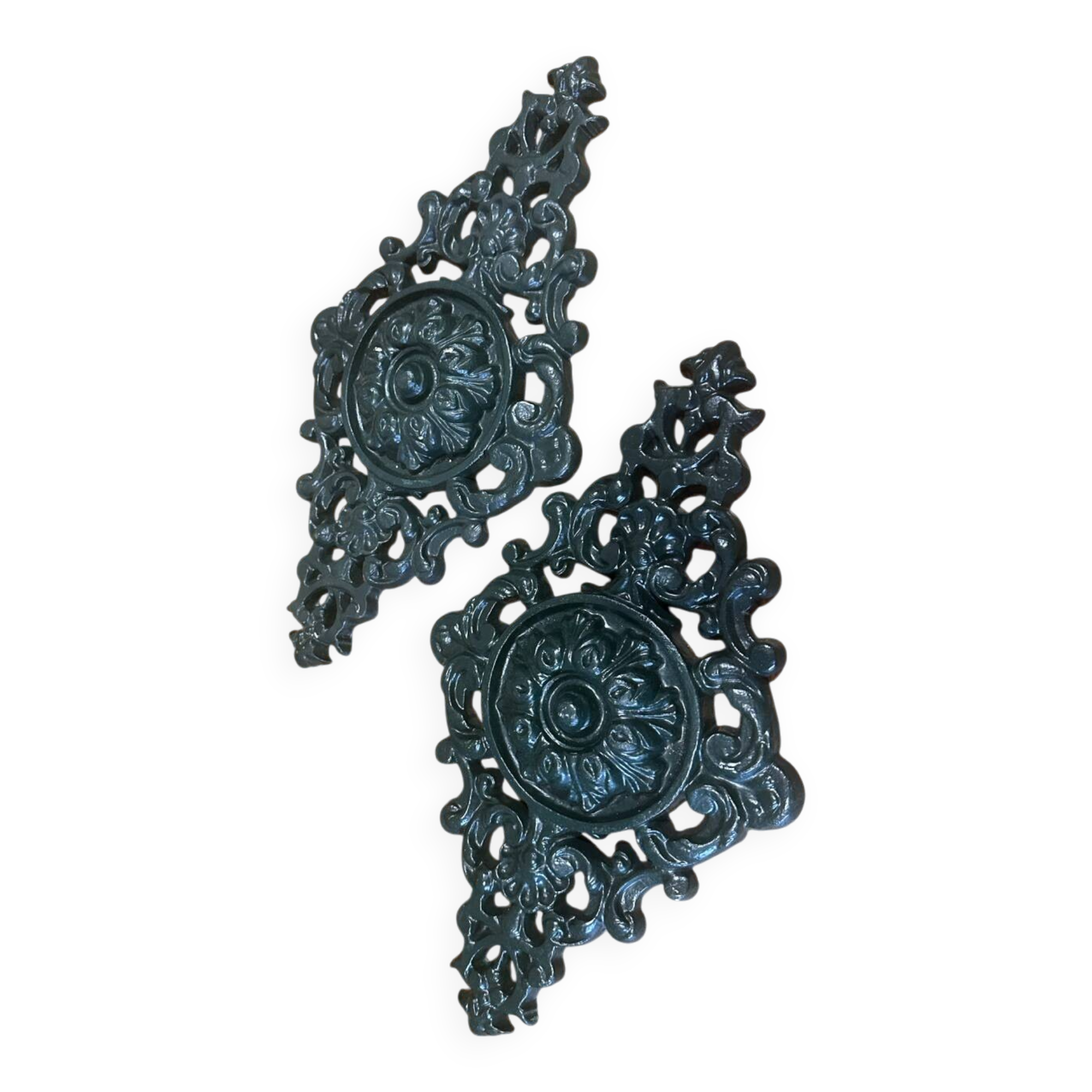 Set of 2 decorative cast iron rosettes