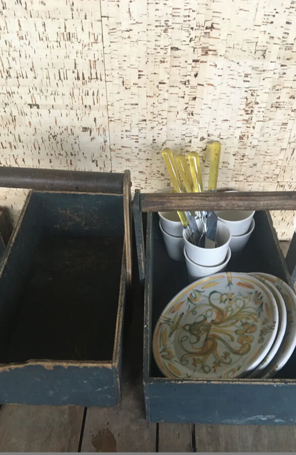 Portable case in painted wood