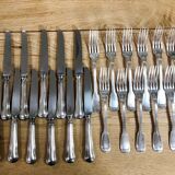 Set of 12 forks and knives in silver metal
