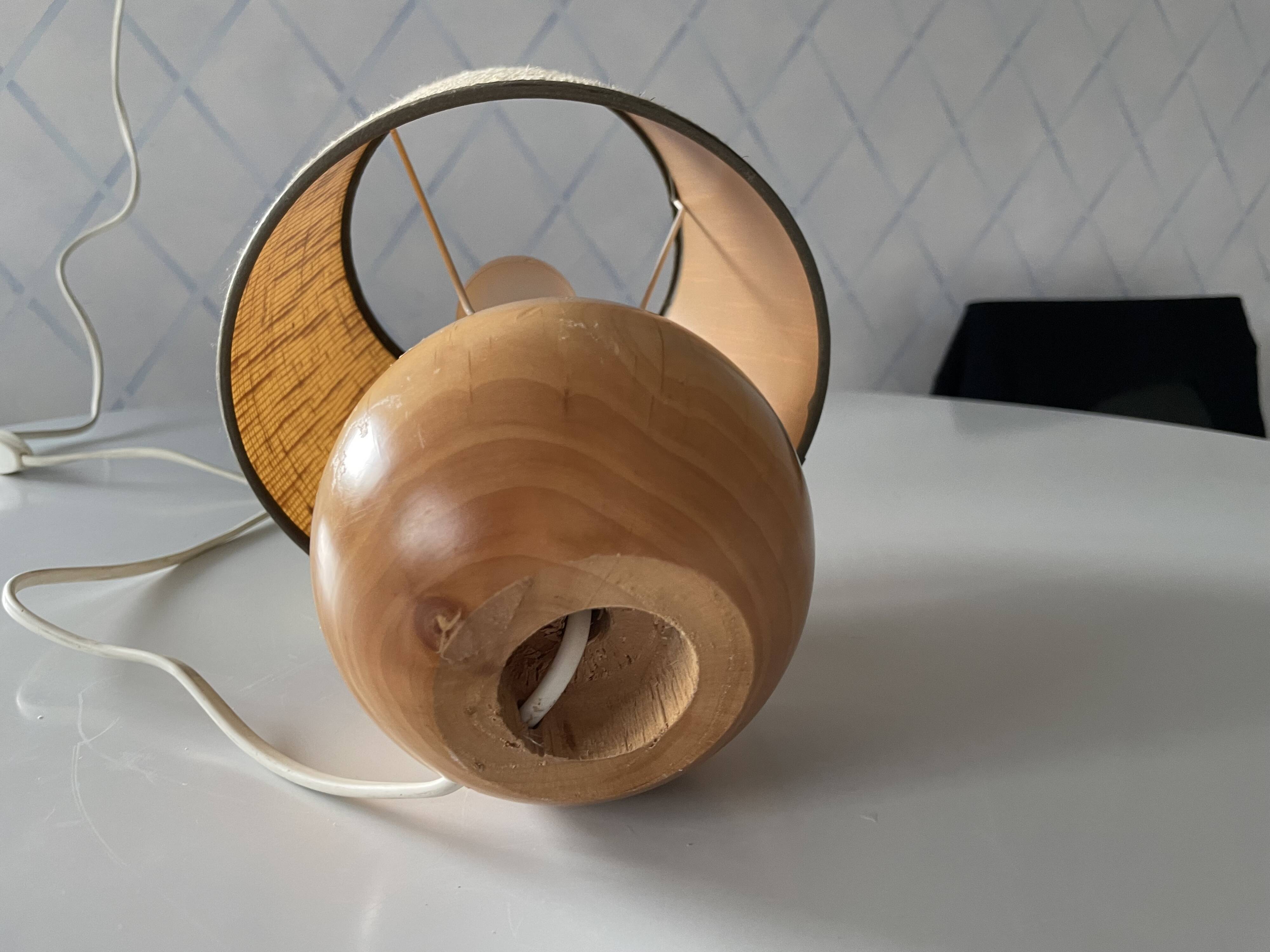 Lampe boule en bois