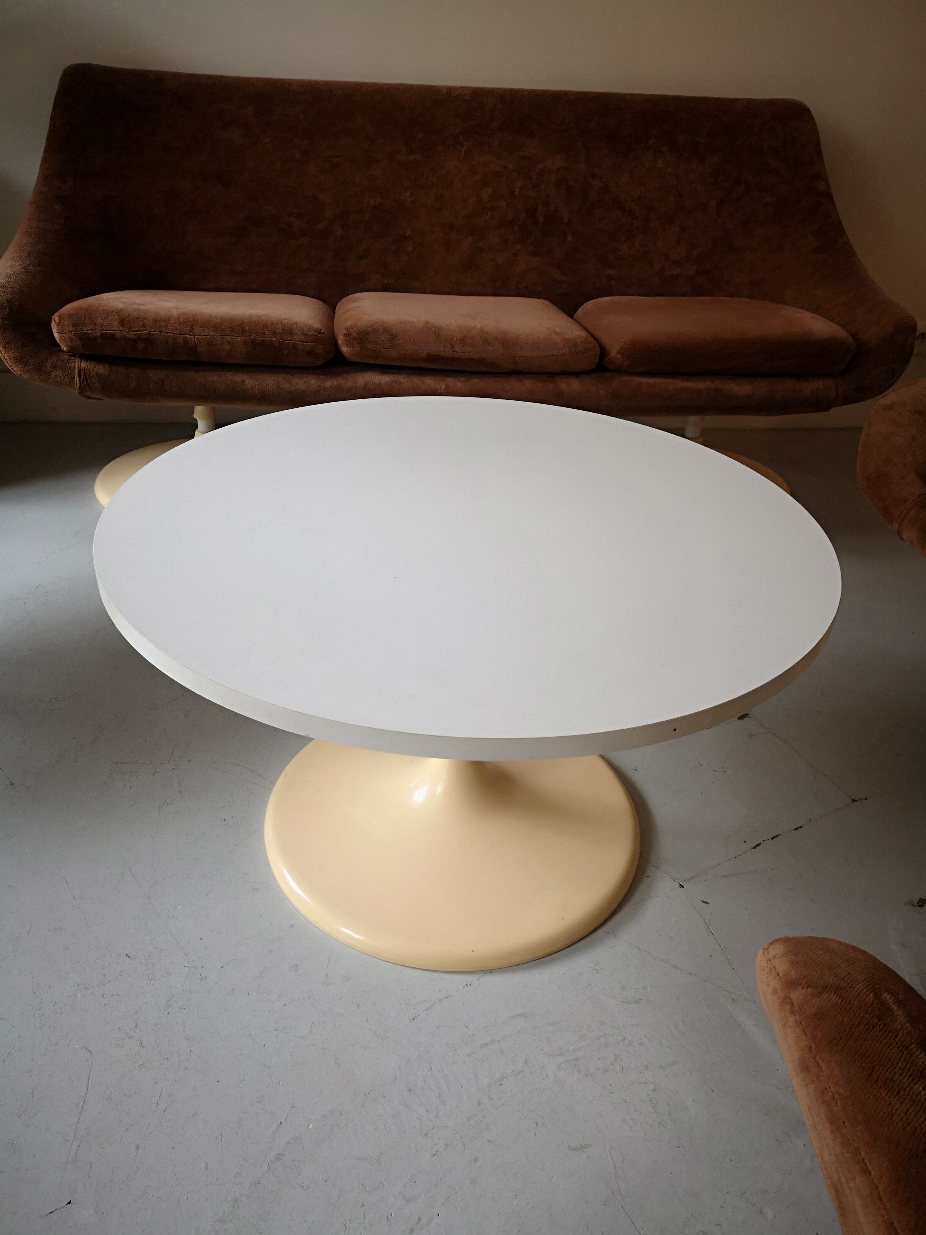 White coffee table and tulip design 1970