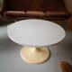 Table basse blanche et tulipe design 1970