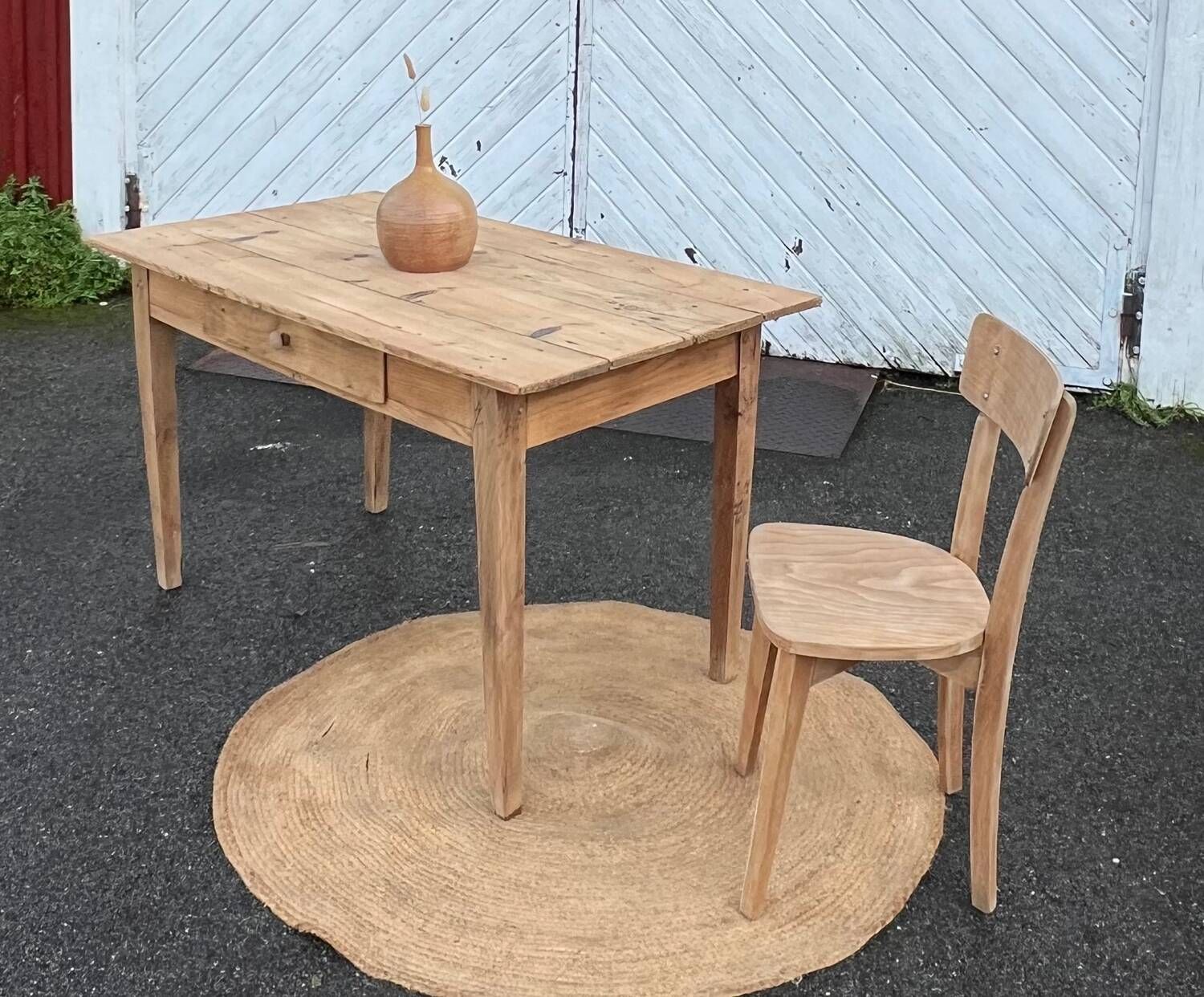 Old farmhouse table in raw solid wood with 1 drawer, for 4/6 people.