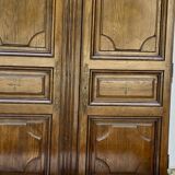 French handcrafted oak wardrobe – House of Centuries