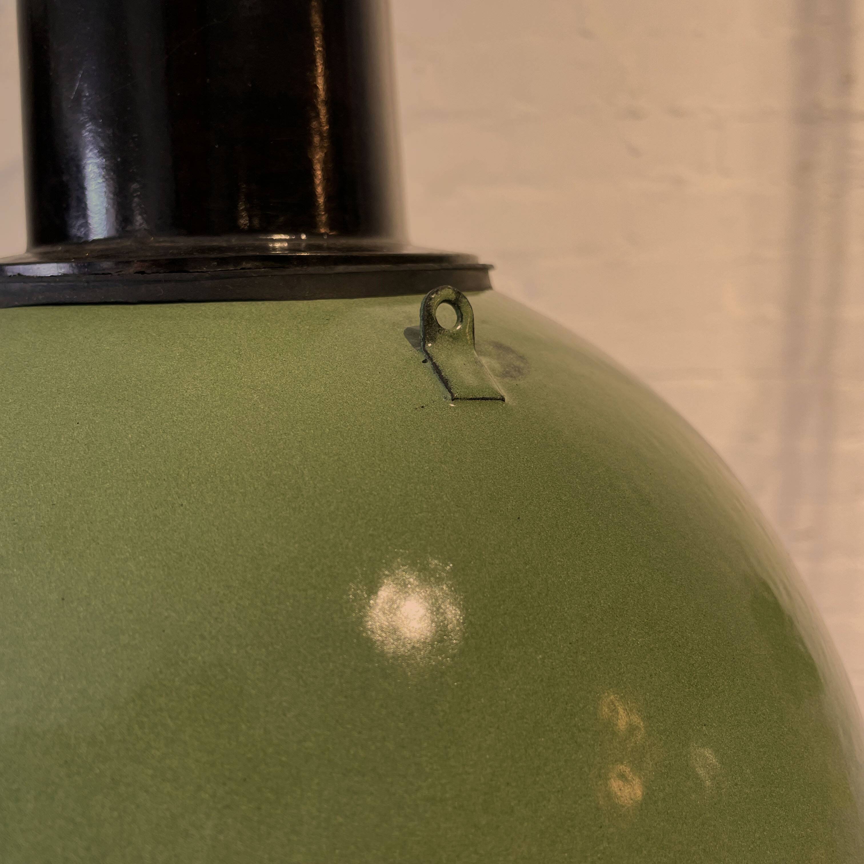 „Anja“ Ukrainische Emailleleuchte grün