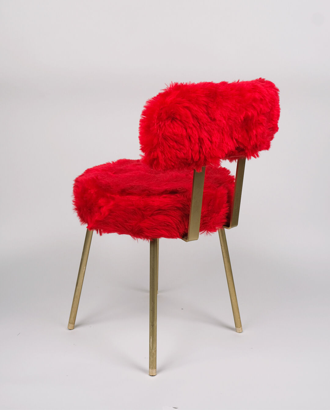 Red moumoute armchair
