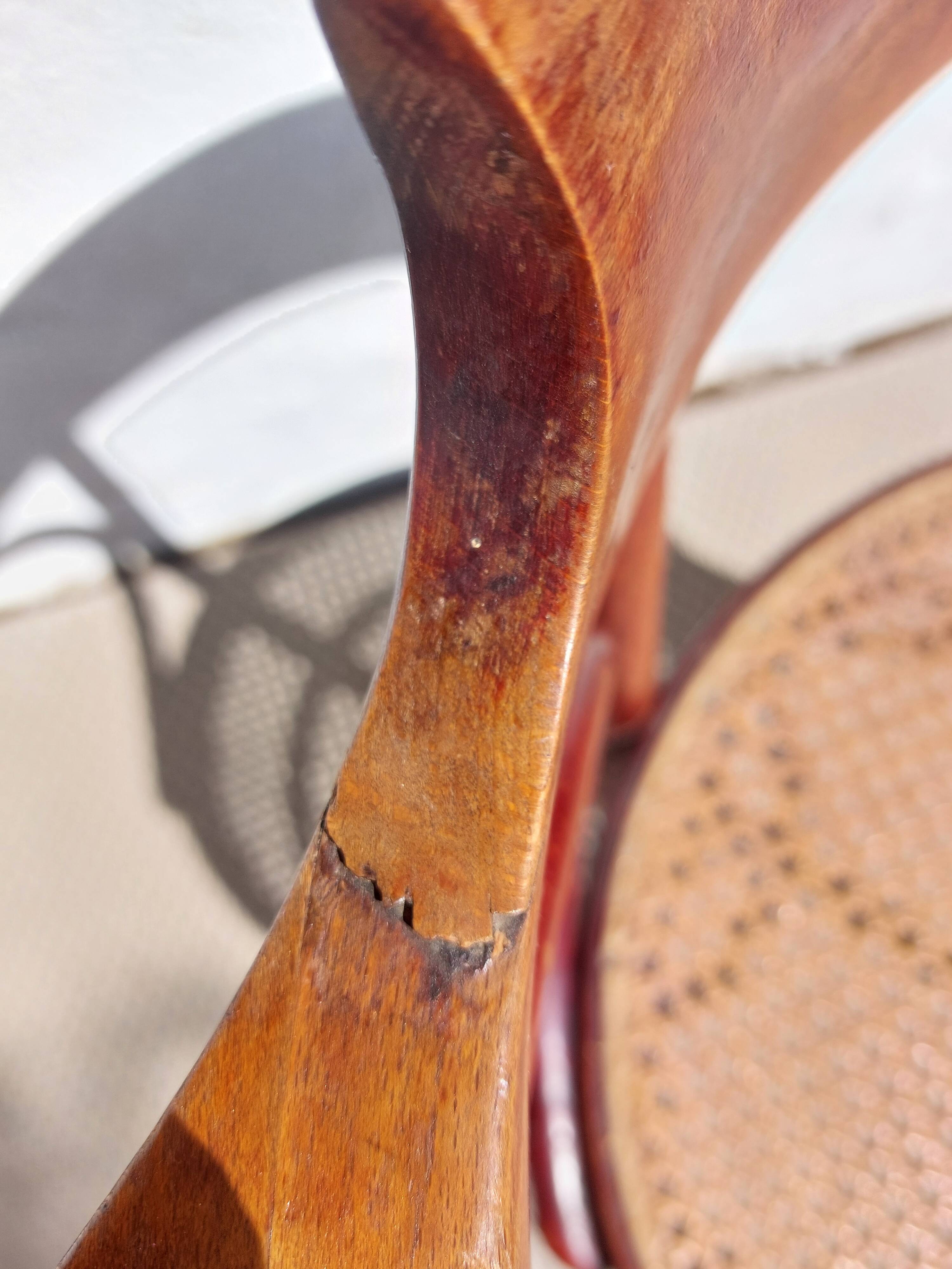 Paire de fauteuils cannés Fischel