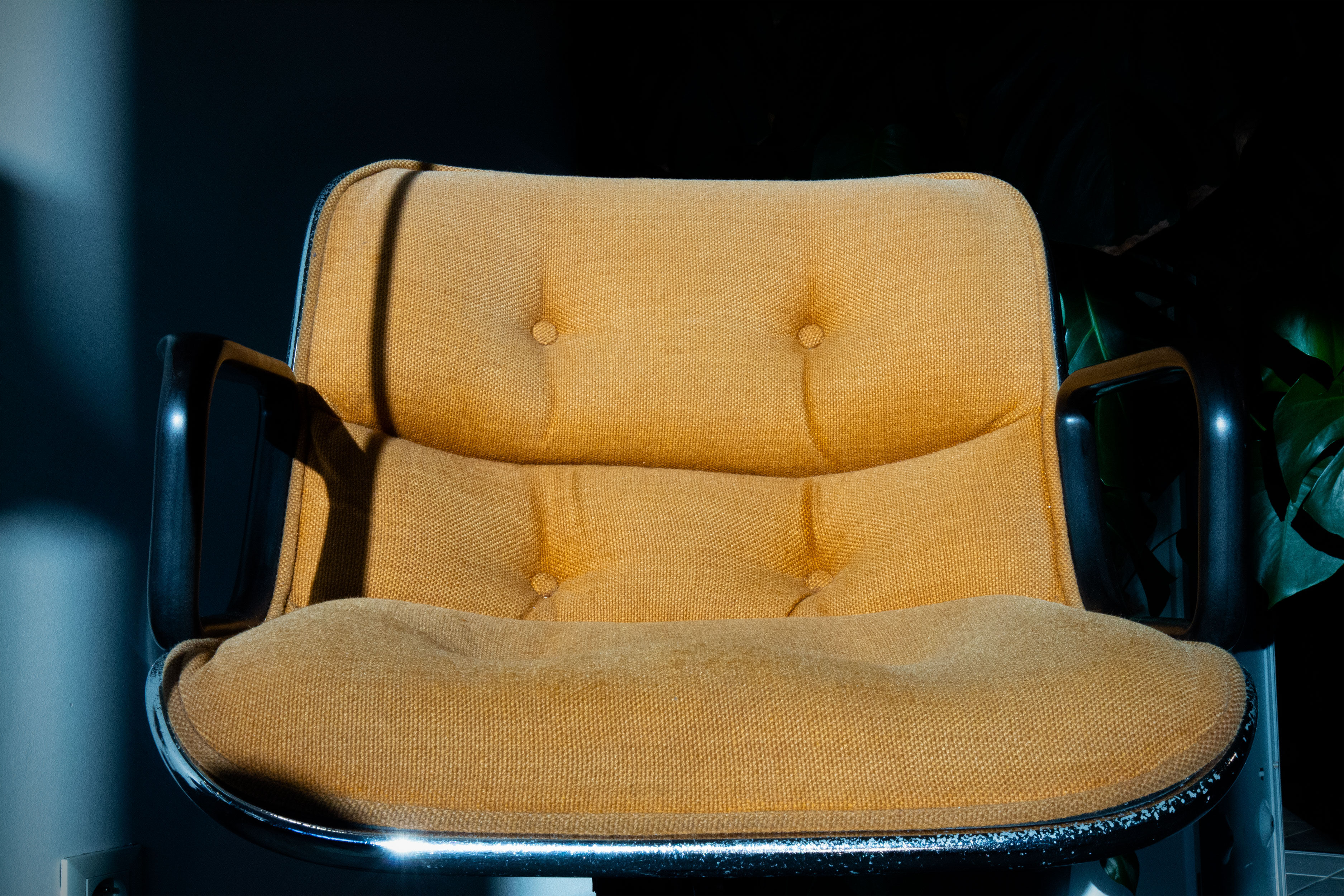 Executive Chair by Charles Pollock for Knoll International