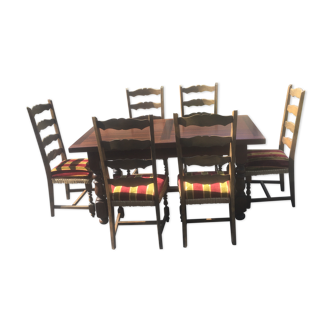 Dining room table - 6 chairs