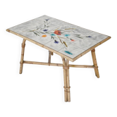 Table basse style Audoux Minnet en rotin et céramique par Georges Chassin