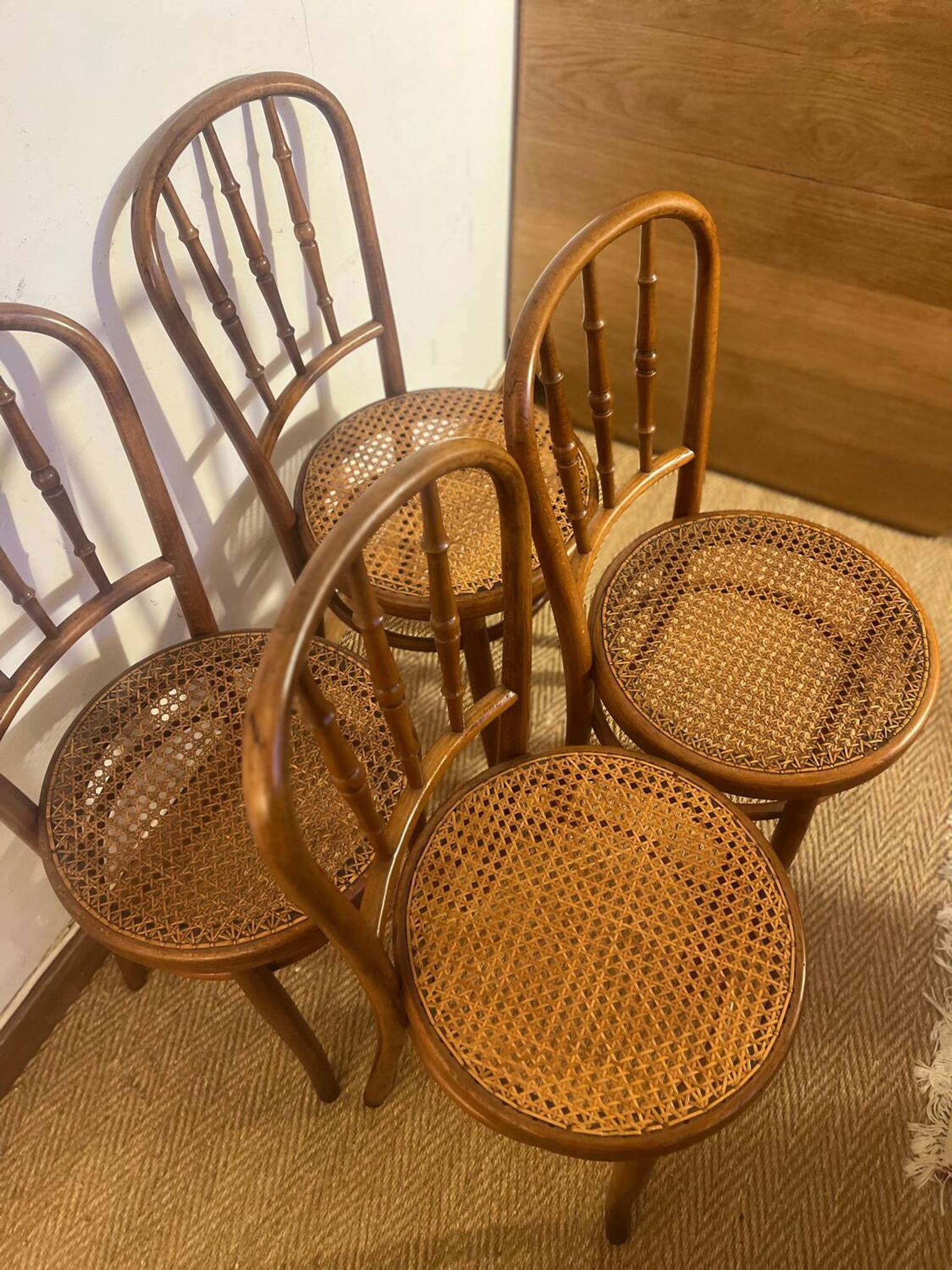 Set of 4 vintage Fischel bistro chairs in curved wood and cane