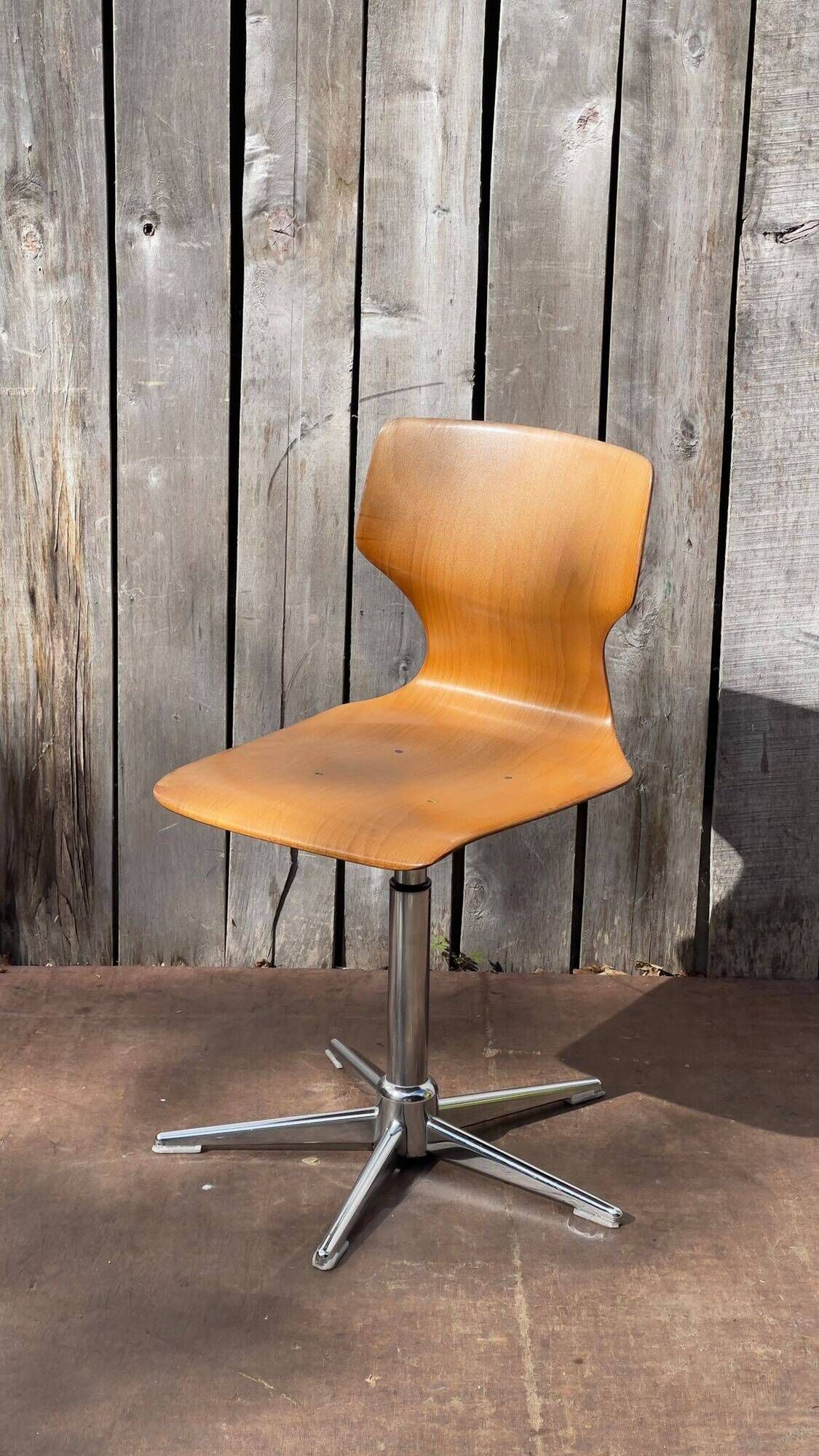 Vintage adjustable Pagholz workshop chair – 1970s industrial design