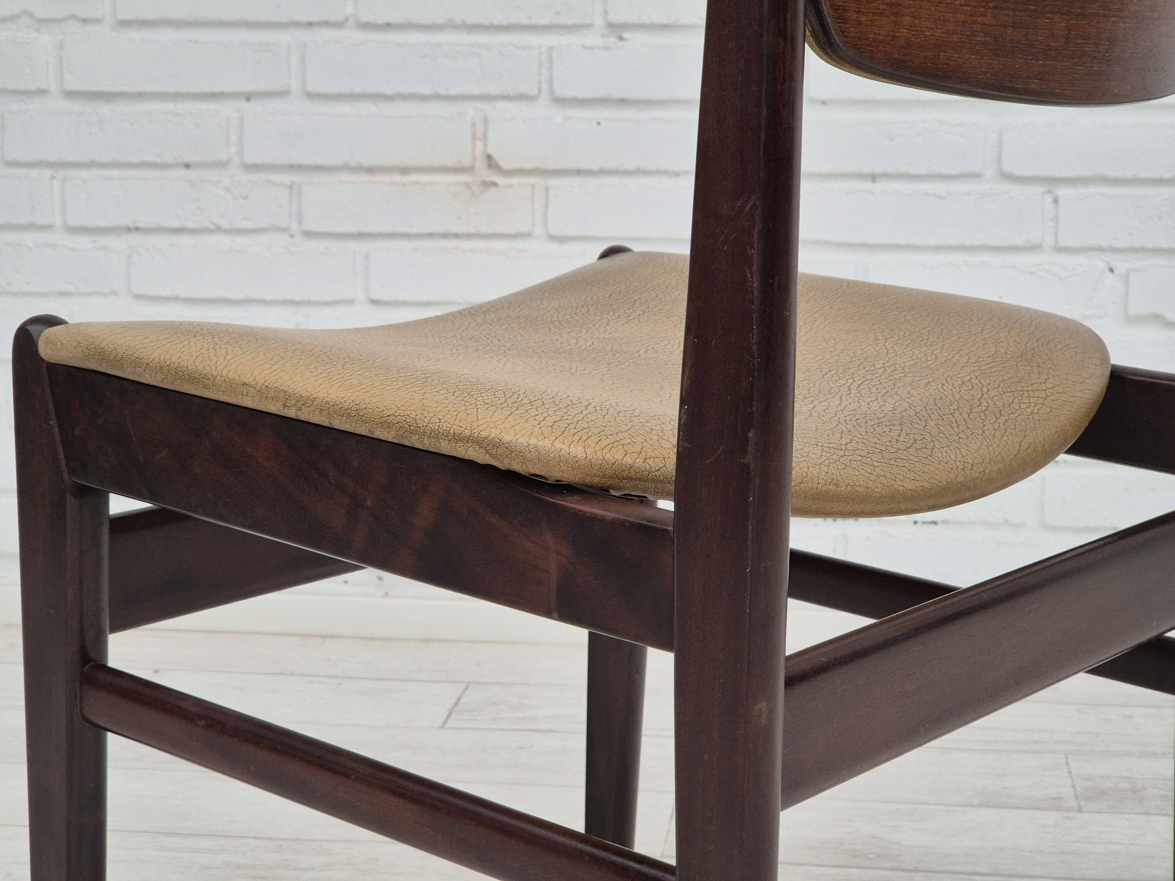 1970s, set of 5 Danish dinning chairs, original condition, teak wood, leather.