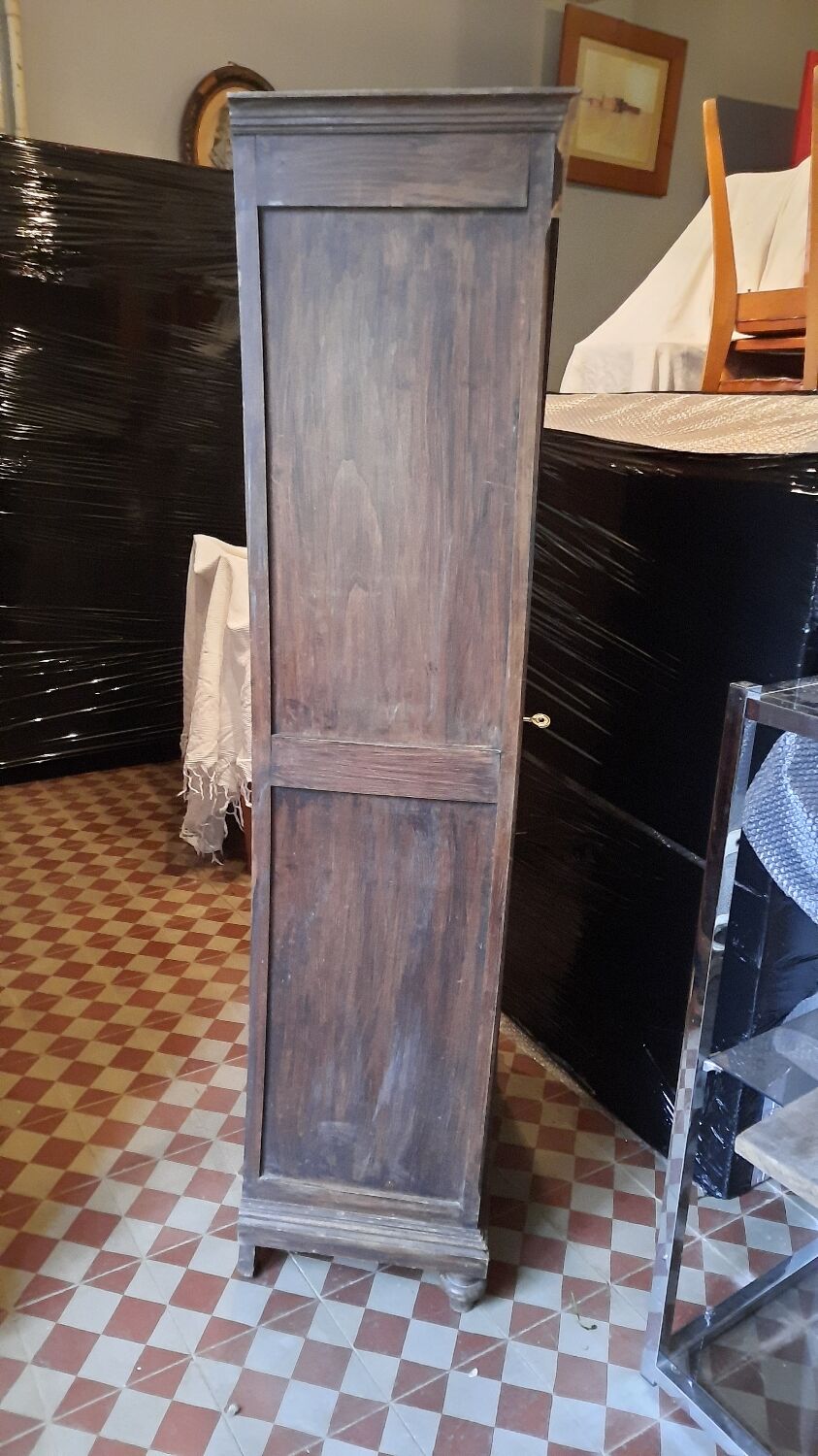 Art Deco style showcase