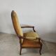 Fauteuil Voltaire garniture de velours jaune
