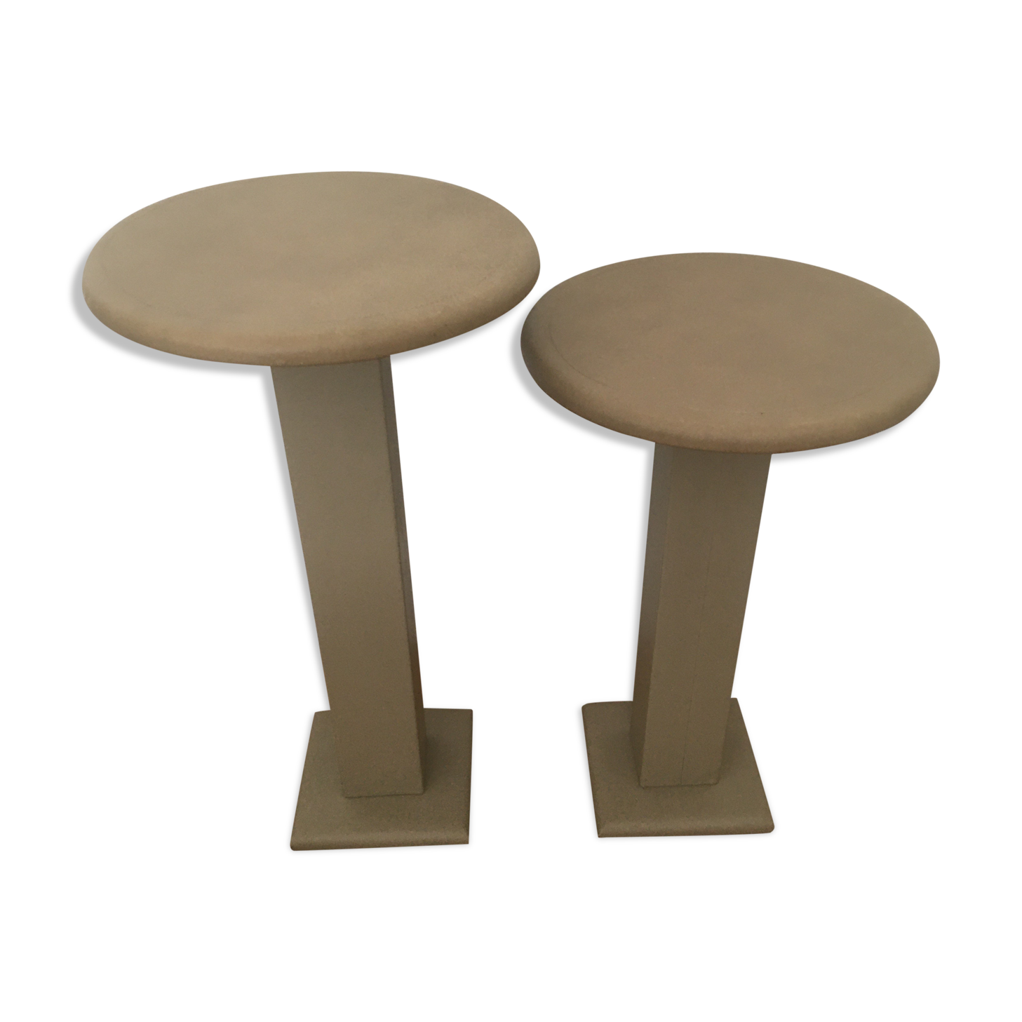 Paire de guéridons d’appoint cuir