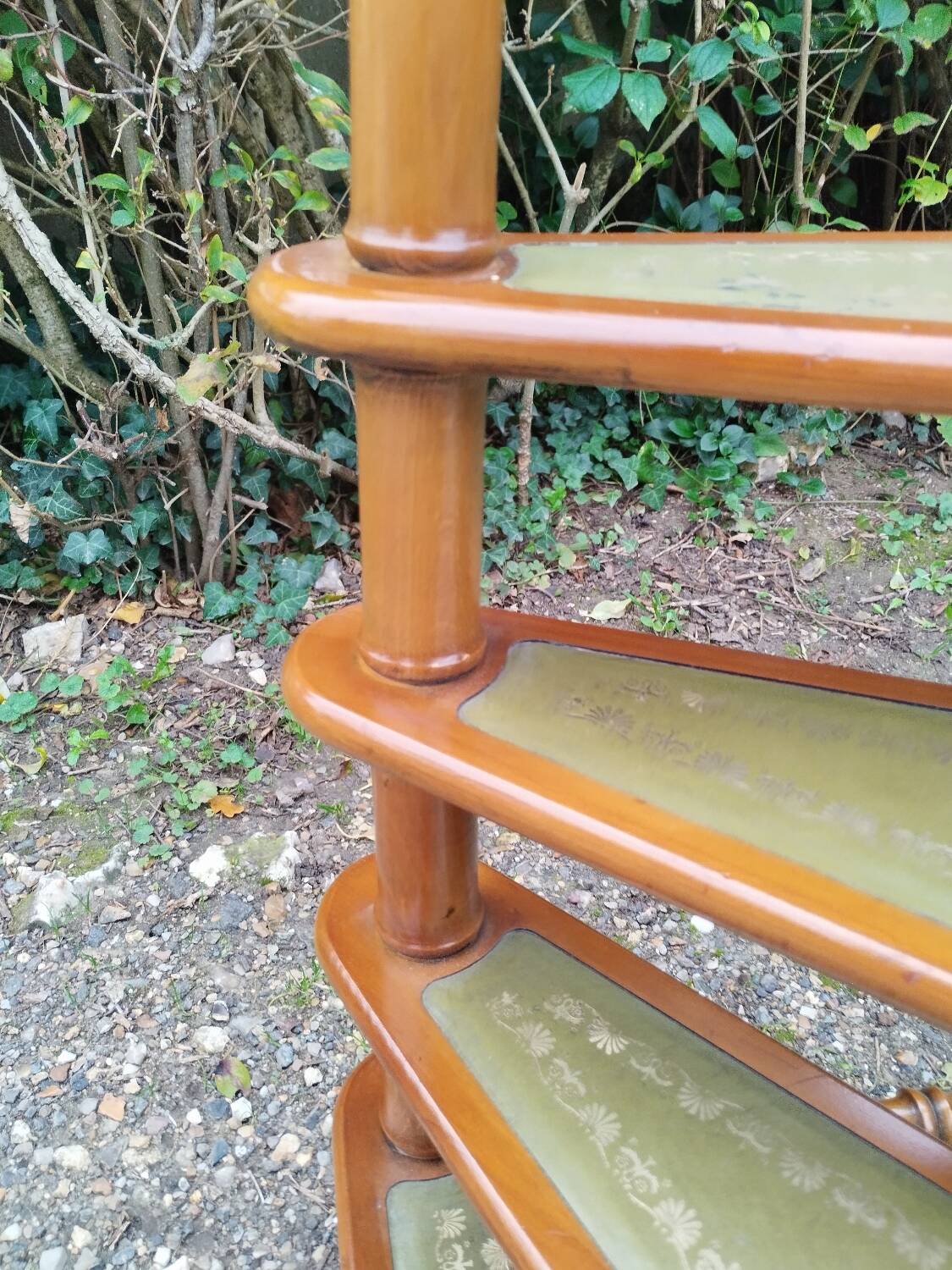 Escalier de bibliothèque ancien