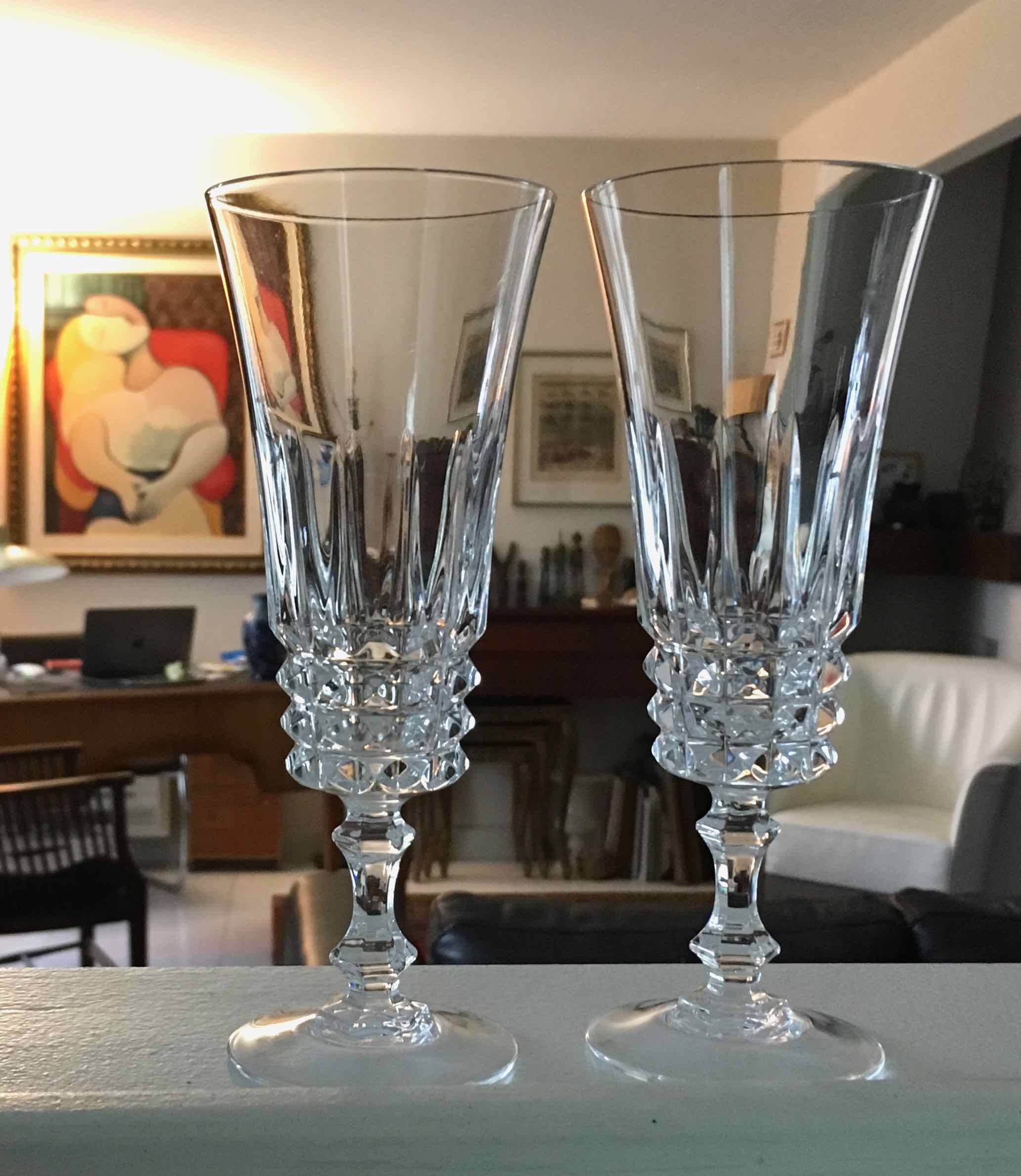 6 Arques crystal champagne flutes