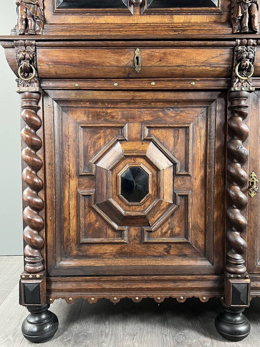 Antique carved wooden buffet in Renaissance style, late 18th / early 19th century.