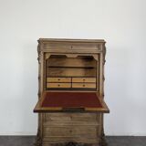 Baroque secretary in Louis XV style made of walnut.