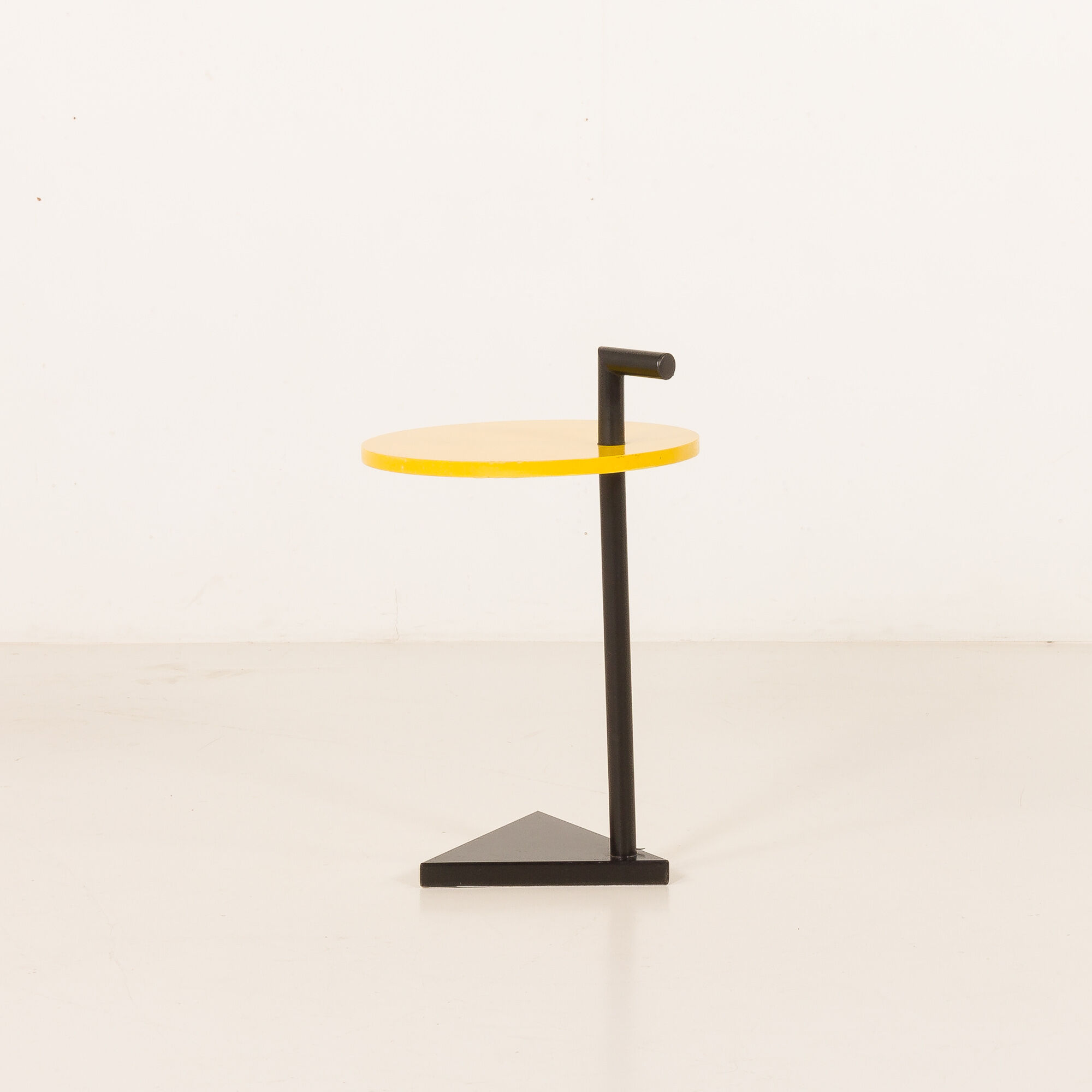 Memphis Milano style side table, Italy 1980s