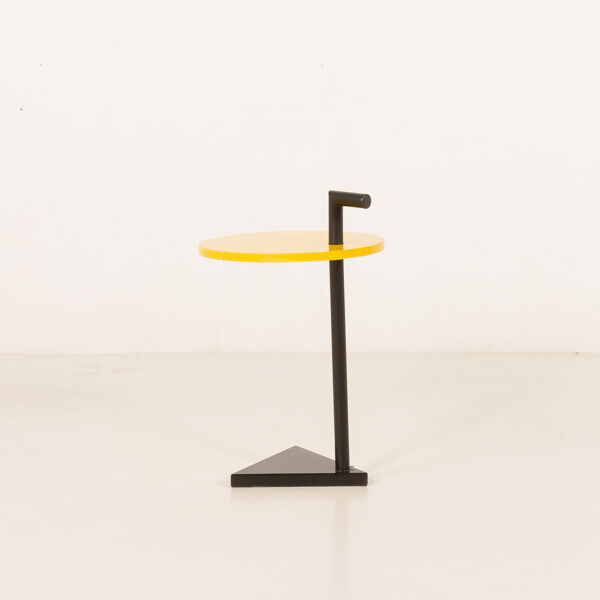 Table d'appoint de style Memphis Milano, Italie, années 1980.