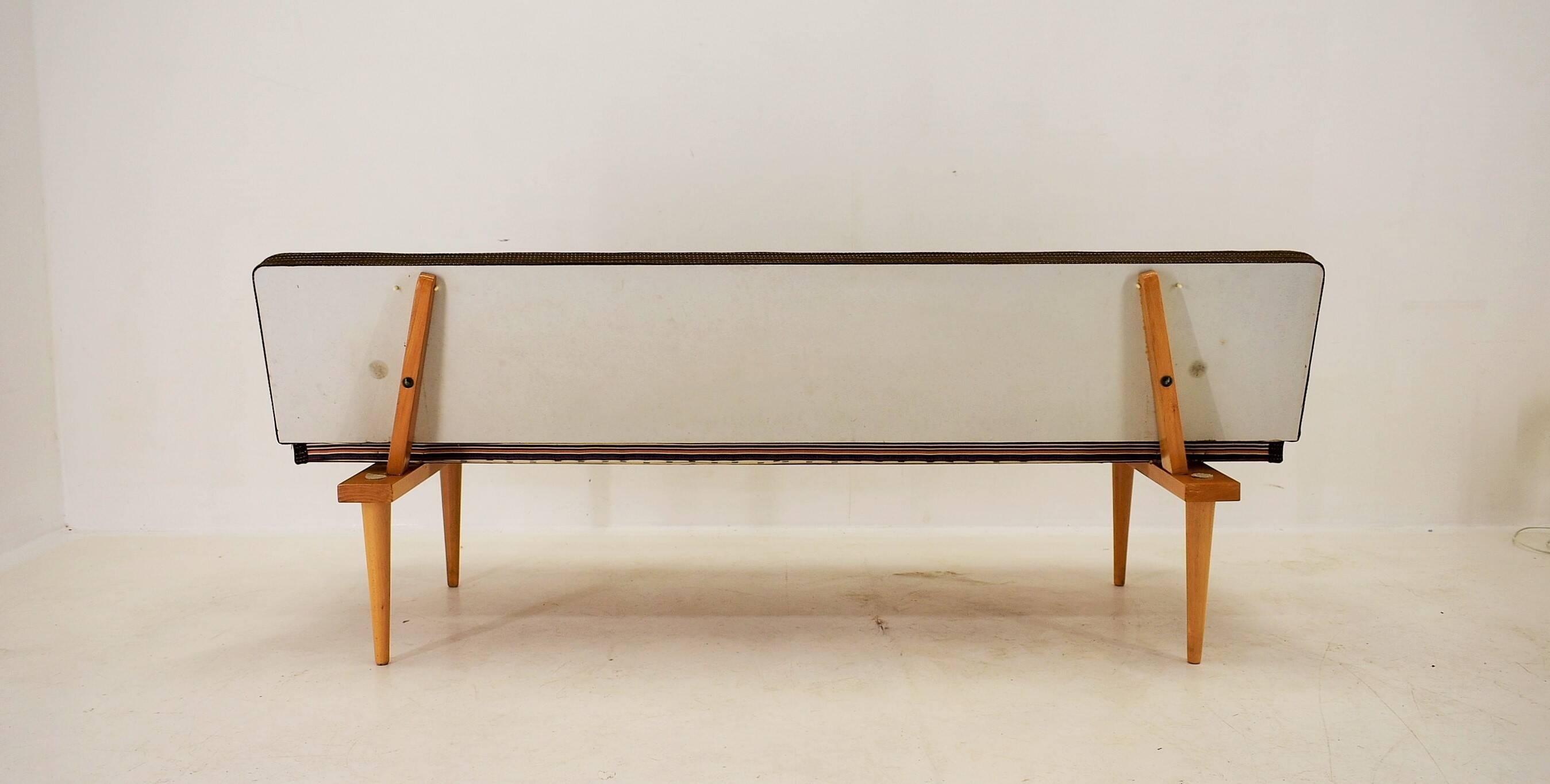 Mid-century Sofa or Day Bed by Miroslav Navrátil, Interier Praha, 1960's