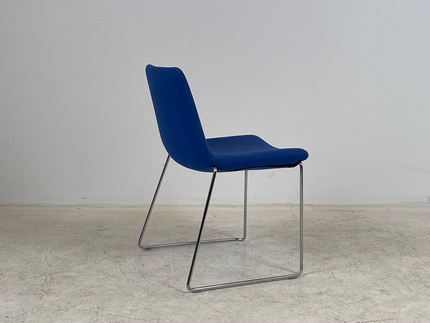 Chaise Cosmos B&B Italia par Jeffrey Bernett
