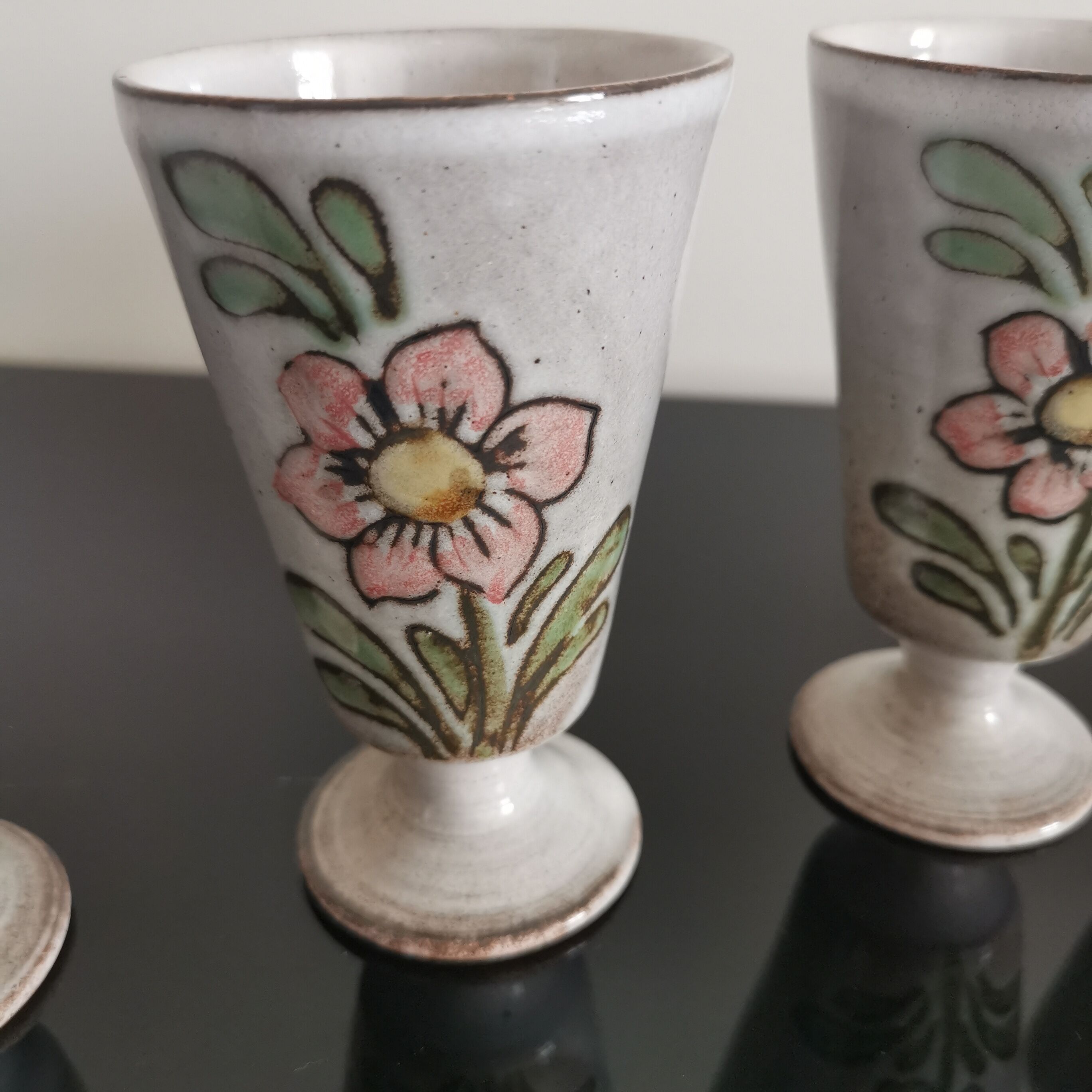 Mazagrans décor fleurie peint à la main vintage
