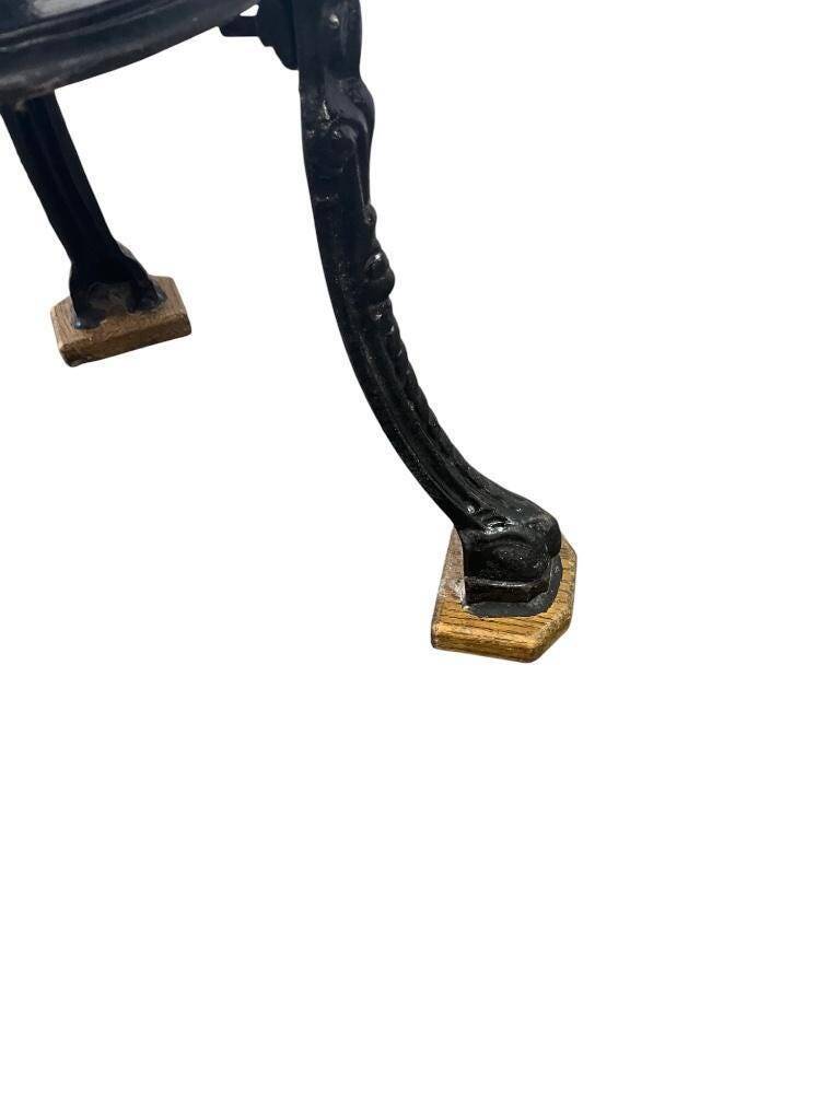 Table bistrot ronde française vintage avec cadre en fonte