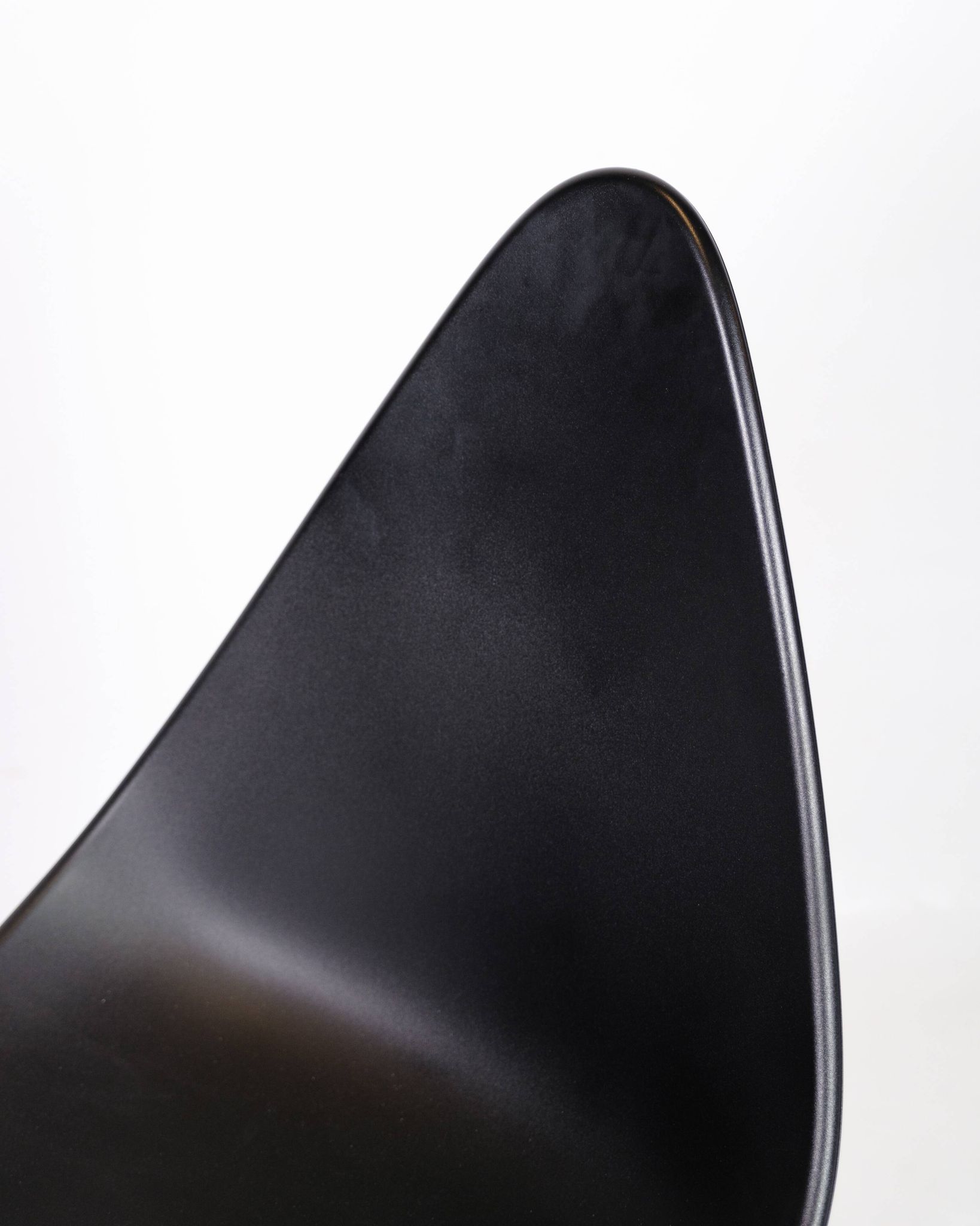 Set Of Four Dining Chairs Model 3110 Made In Black By Arne Jacobsen For Fritz Hansen From 2016s