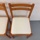 Pair of vintage chairs in pine and white terry fabric from the 70s