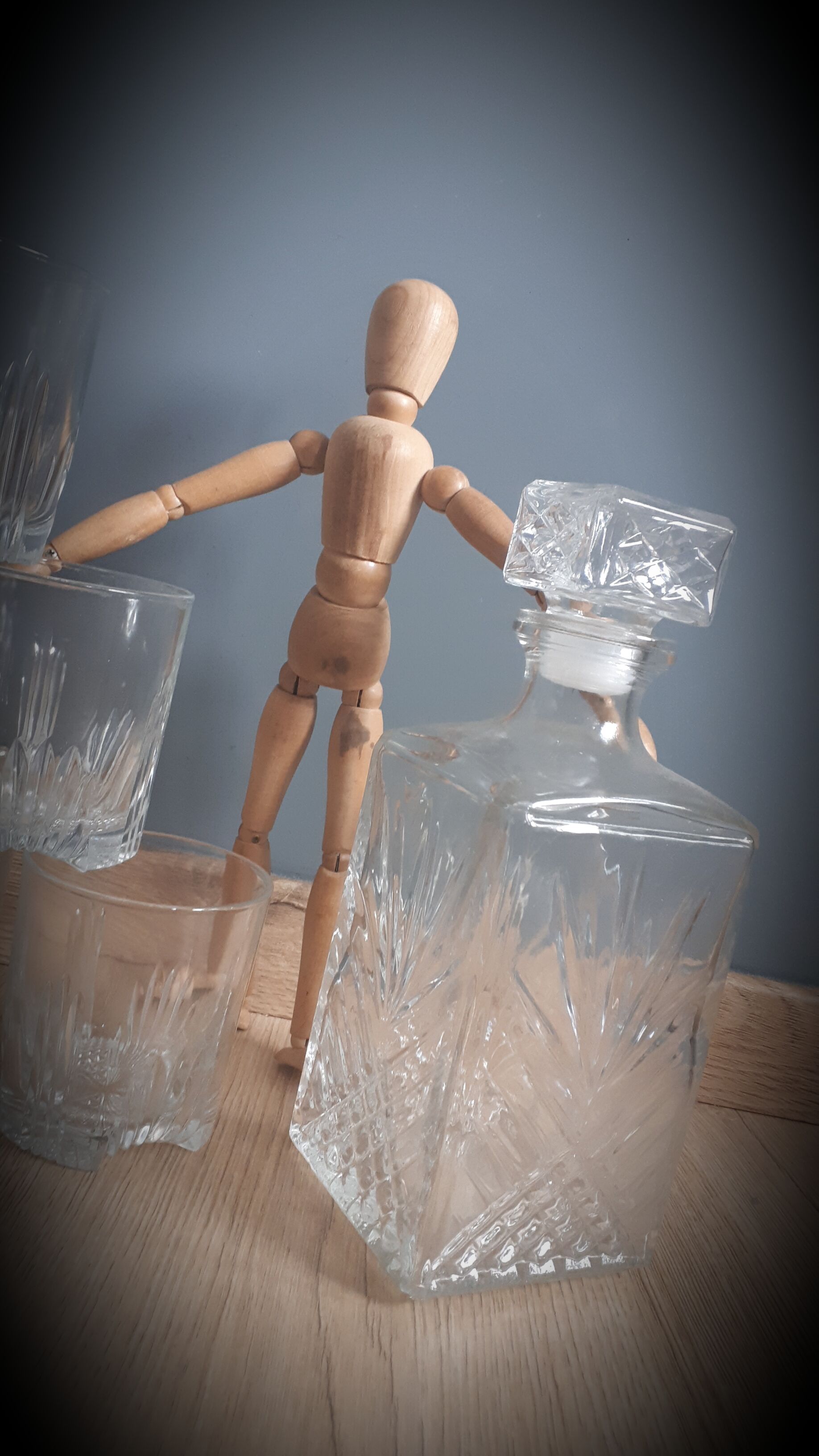 Set 6 sky glasses and square carafe