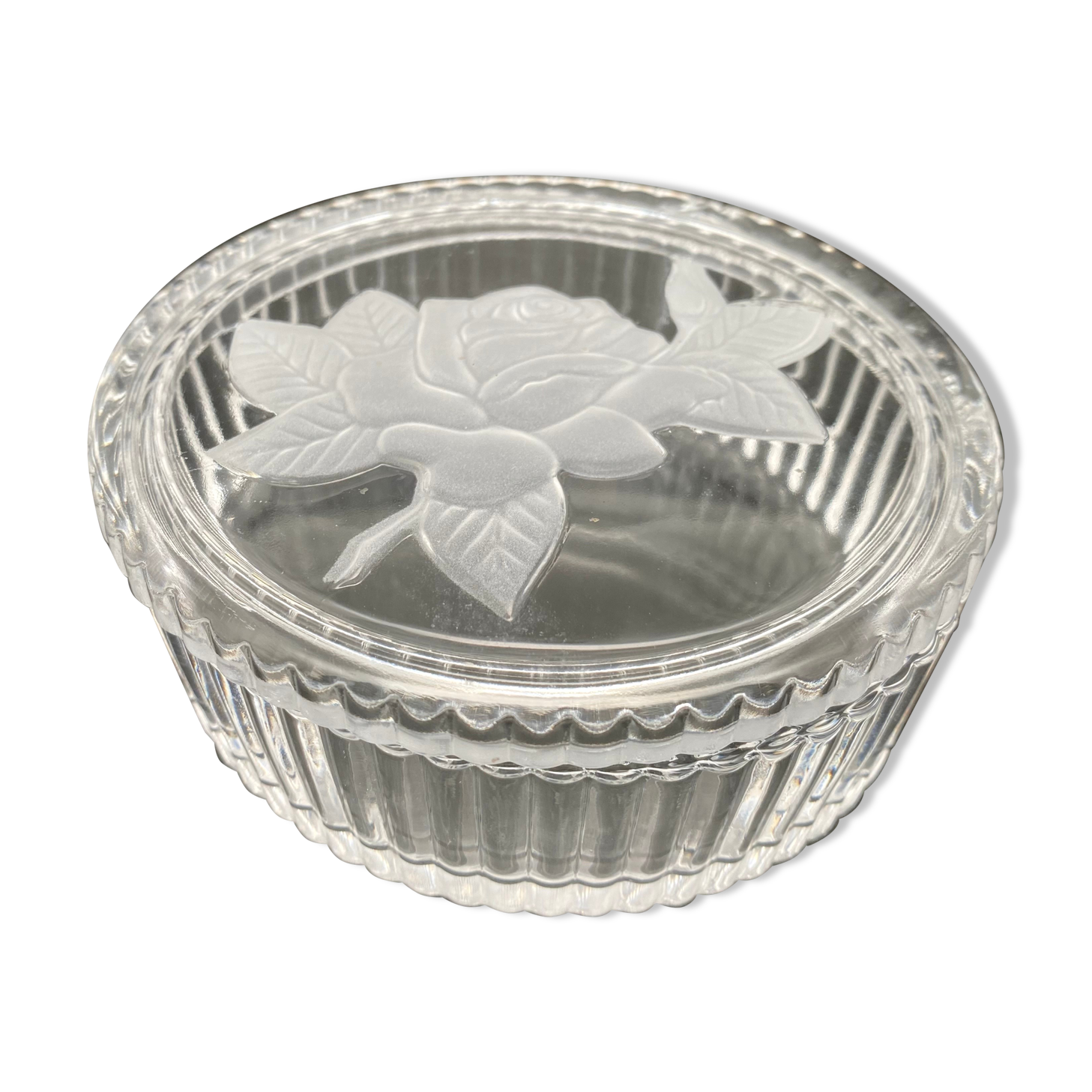 Decorative box in pink glass