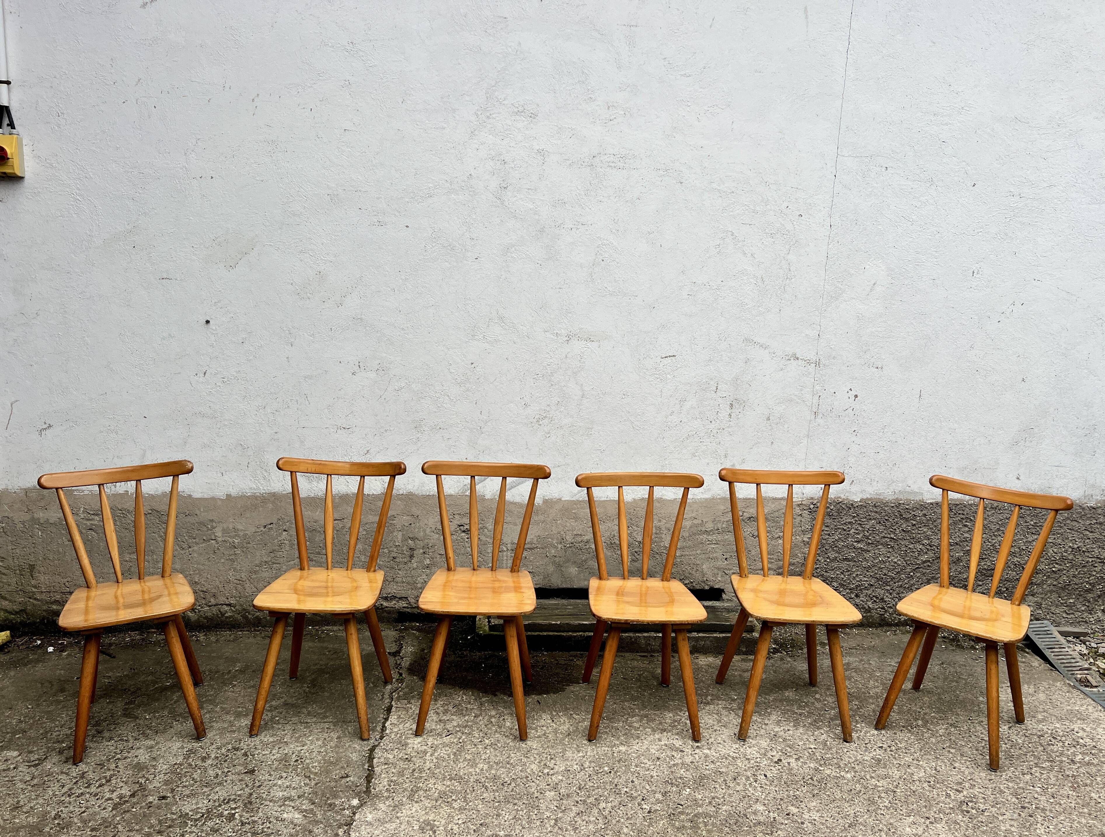 Set of 6 vintage bistro chairs - Warm stained wood