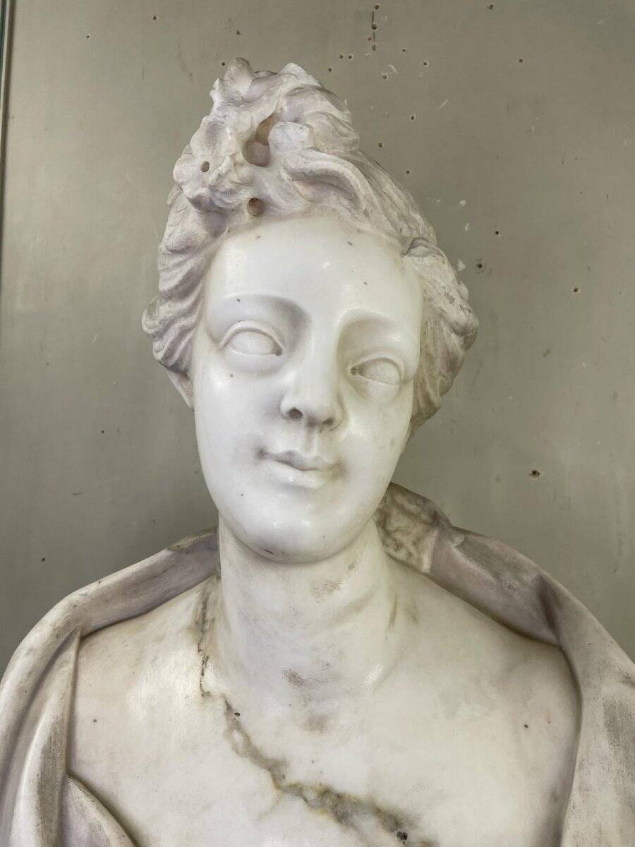 Female bust in Carrara marble, late 18th century, Northern Italy.