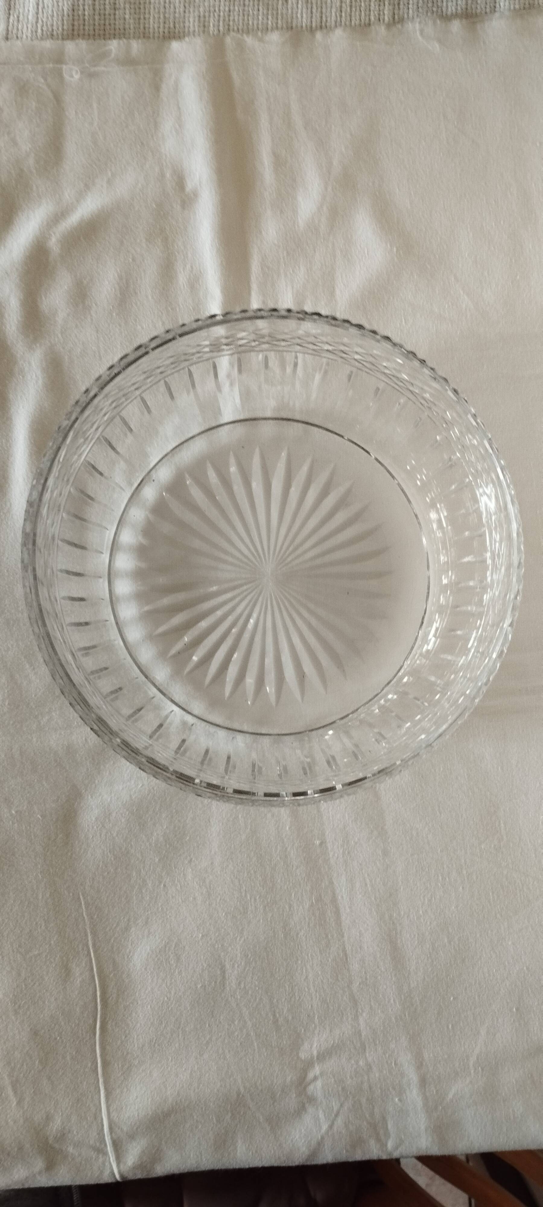 Round crystal bowl from Saint-Louis