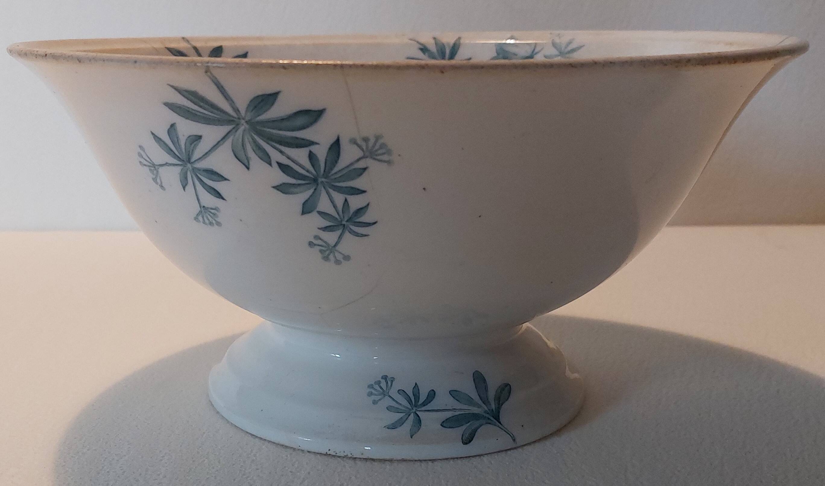 Salad bowl villeroy and boch wallerfangenx 19 century