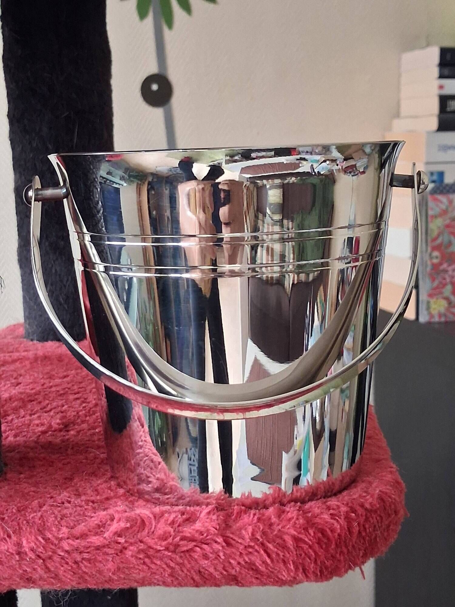 Full set vintage ice bucket by Guy Degrenne