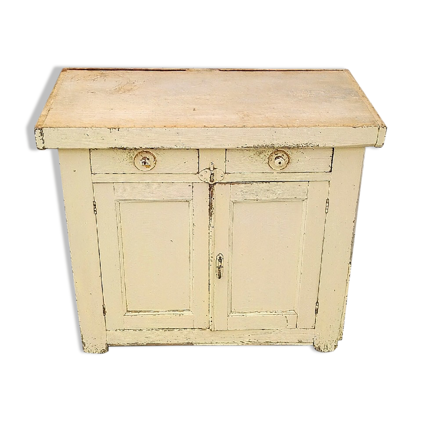 Parisian log furniture vintage kitchen