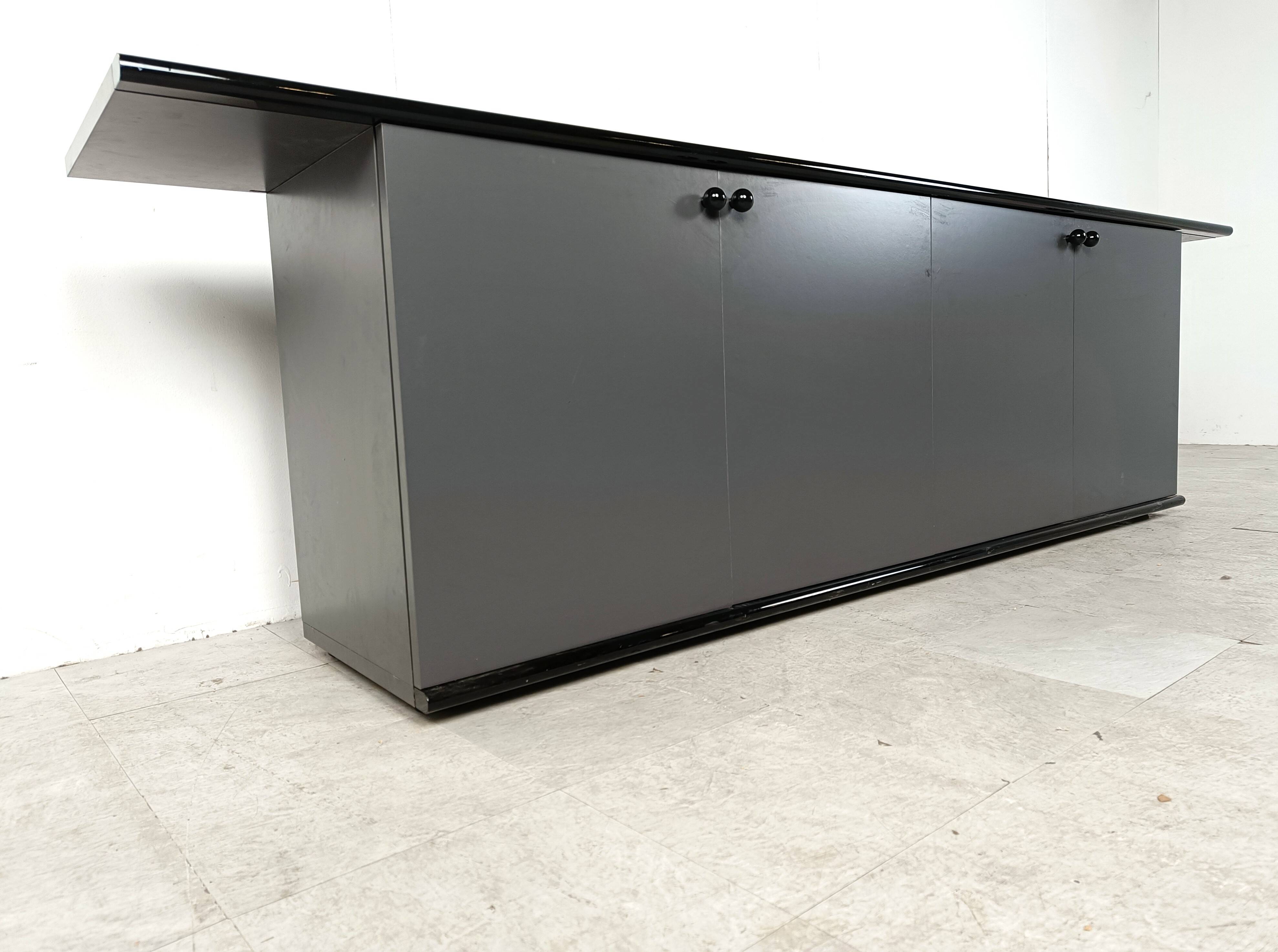 Buffet vintage des années 1980