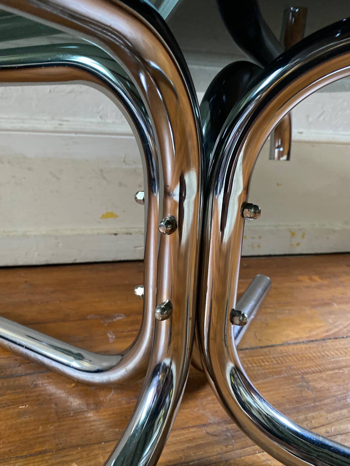 Tubular round smoked glass coffee table vintage 1970