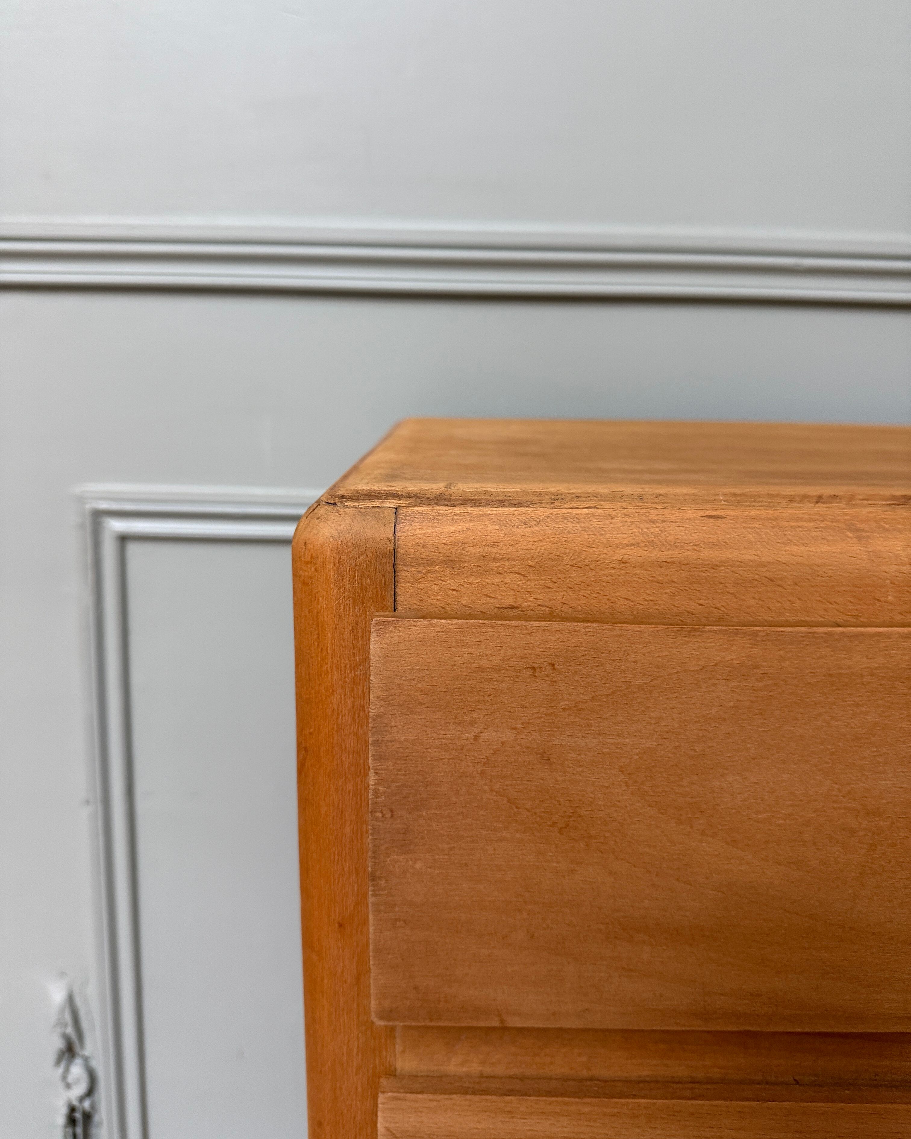 Commode vintage à 5 tiroirs (rénovée)